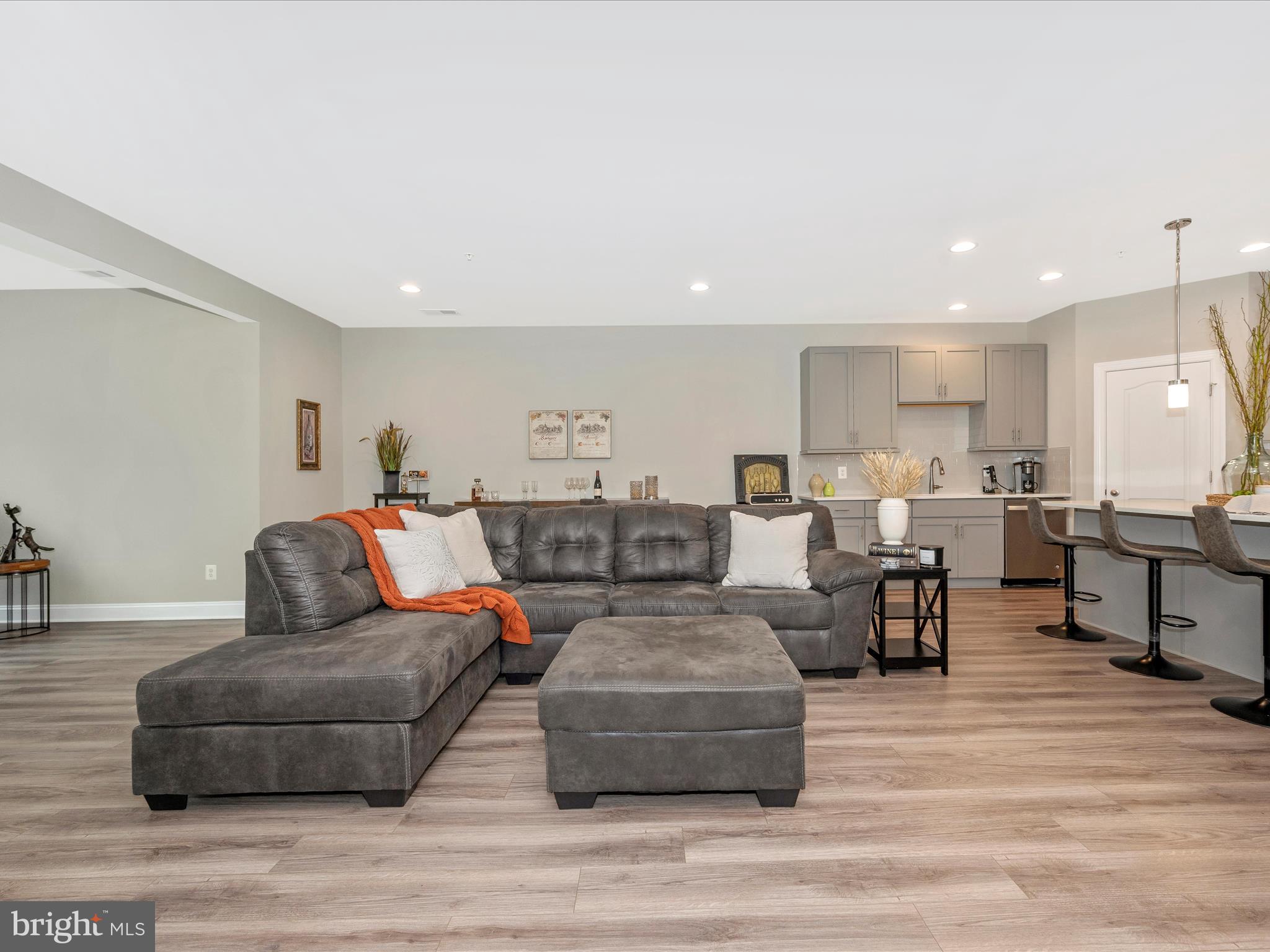 ROSEHILL MANOR - Residential