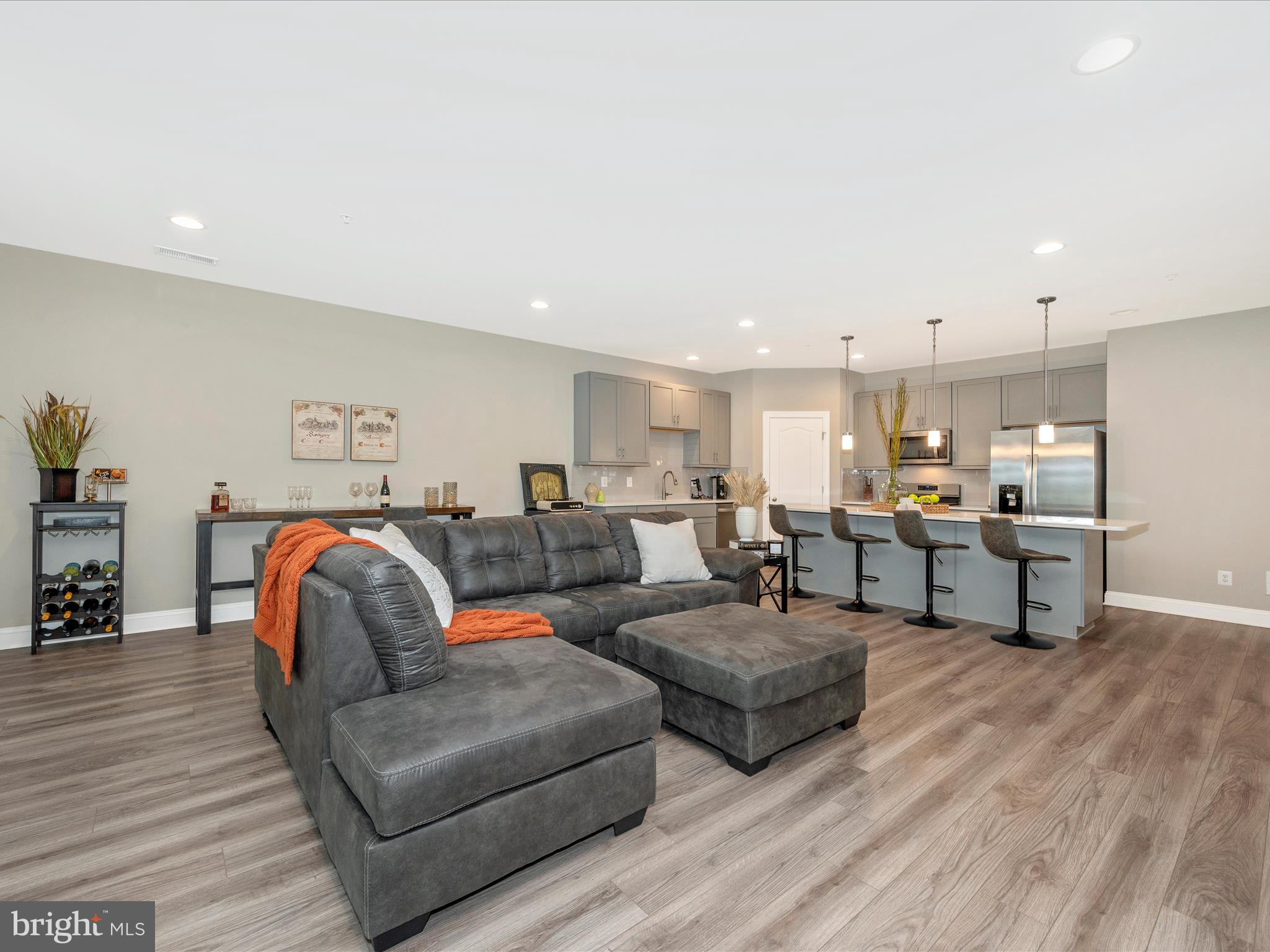 ROSEHILL MANOR - Residential