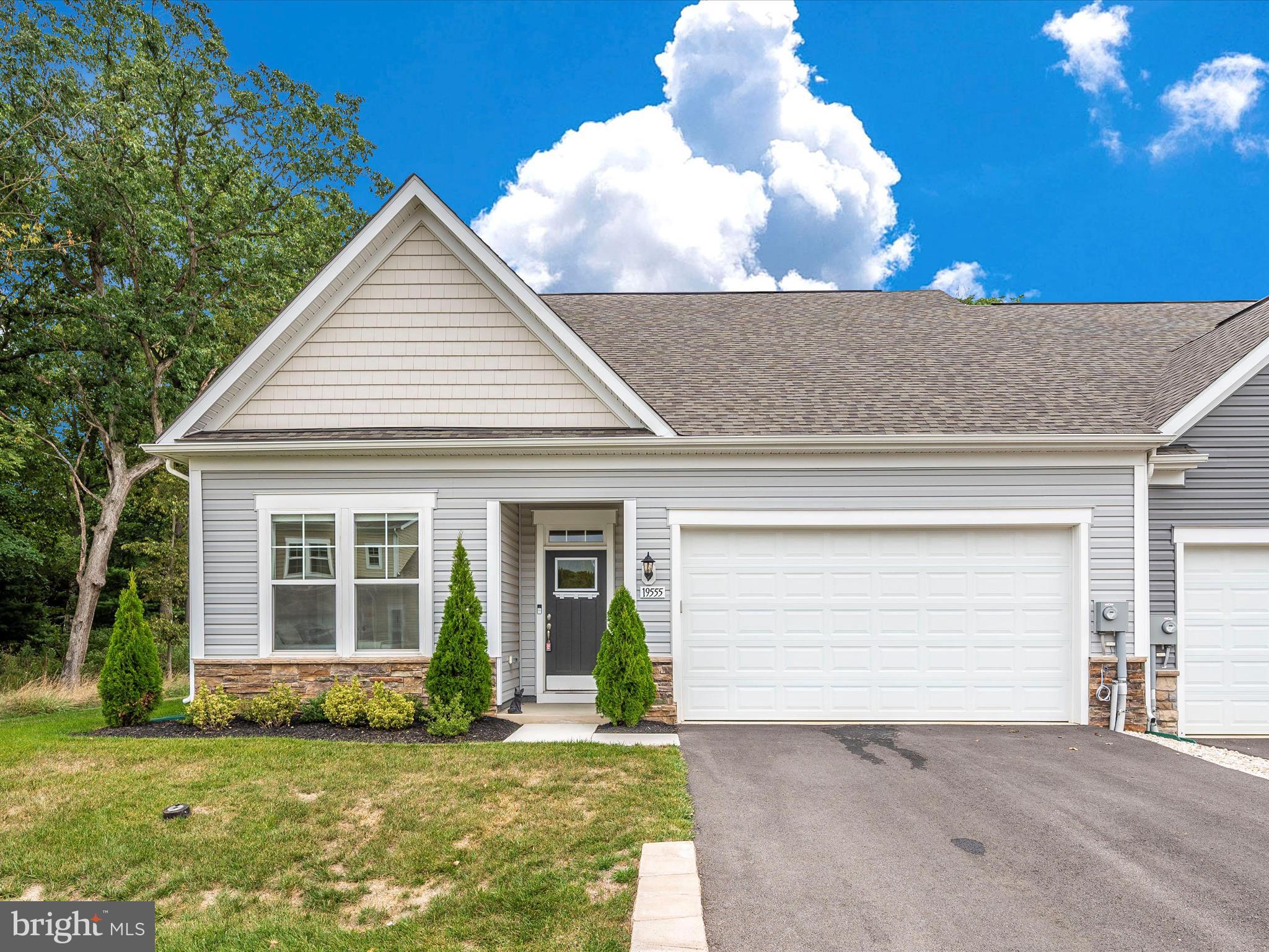 ROSEHILL MANOR - Residential