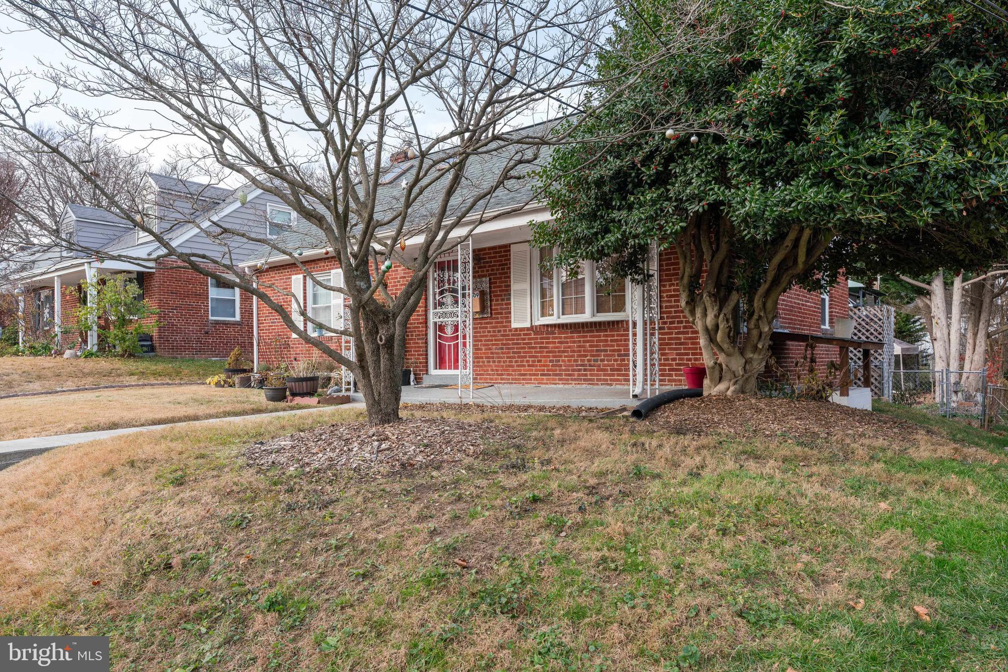 FOREST ESTATES - Residential Lease