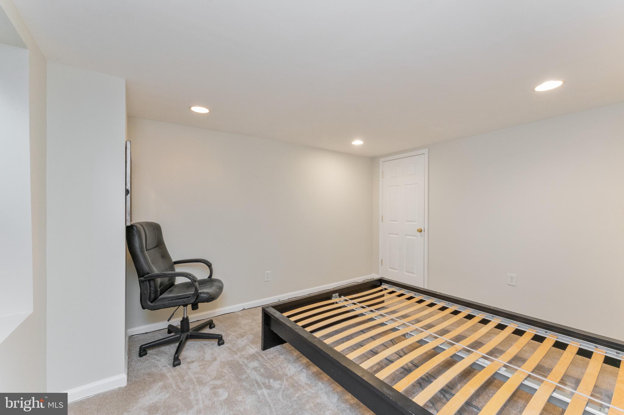 FOREST ESTATES - Residential Lease