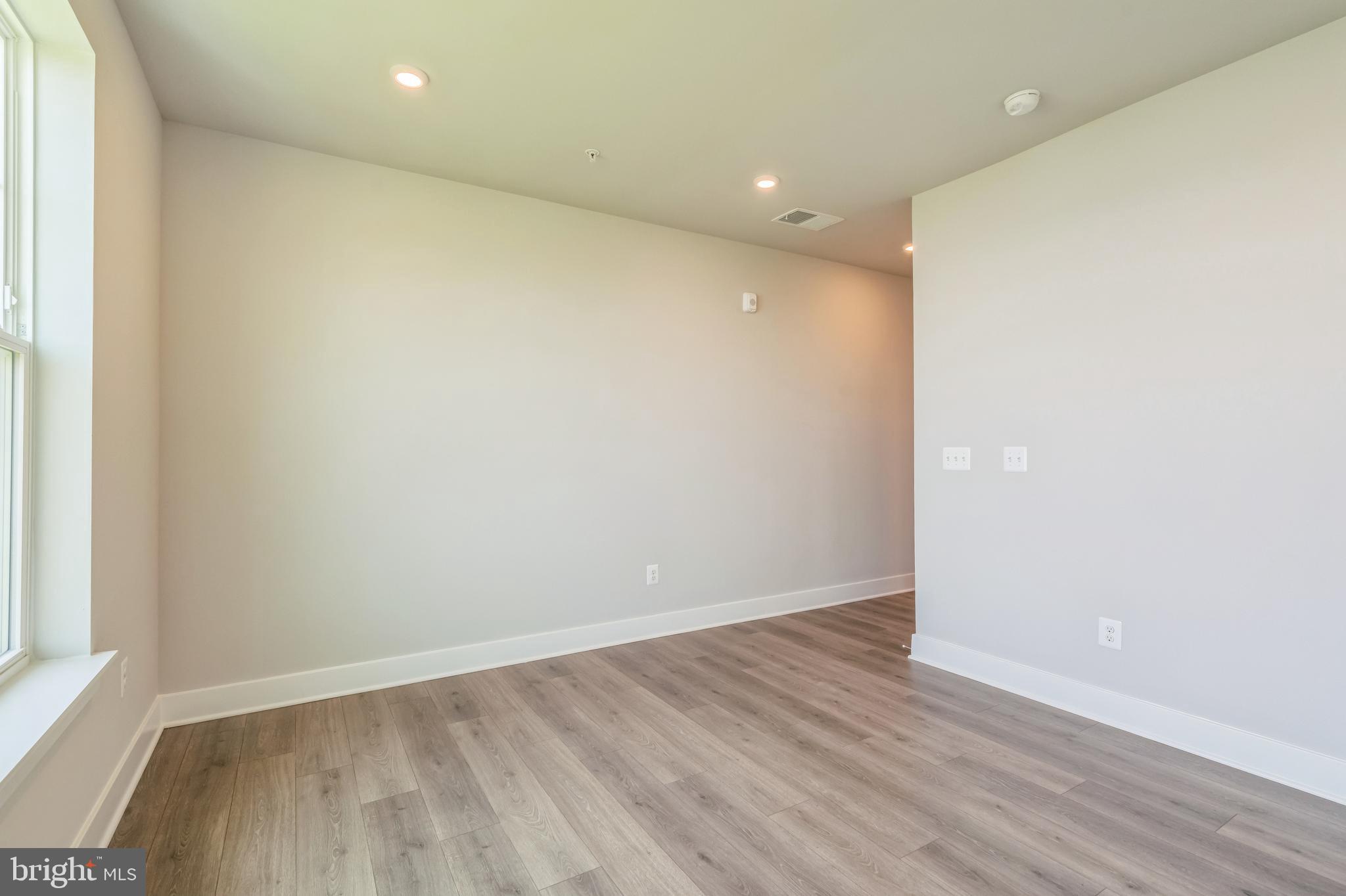 FOUR SEASONS AT KENT ISLAND - Residential