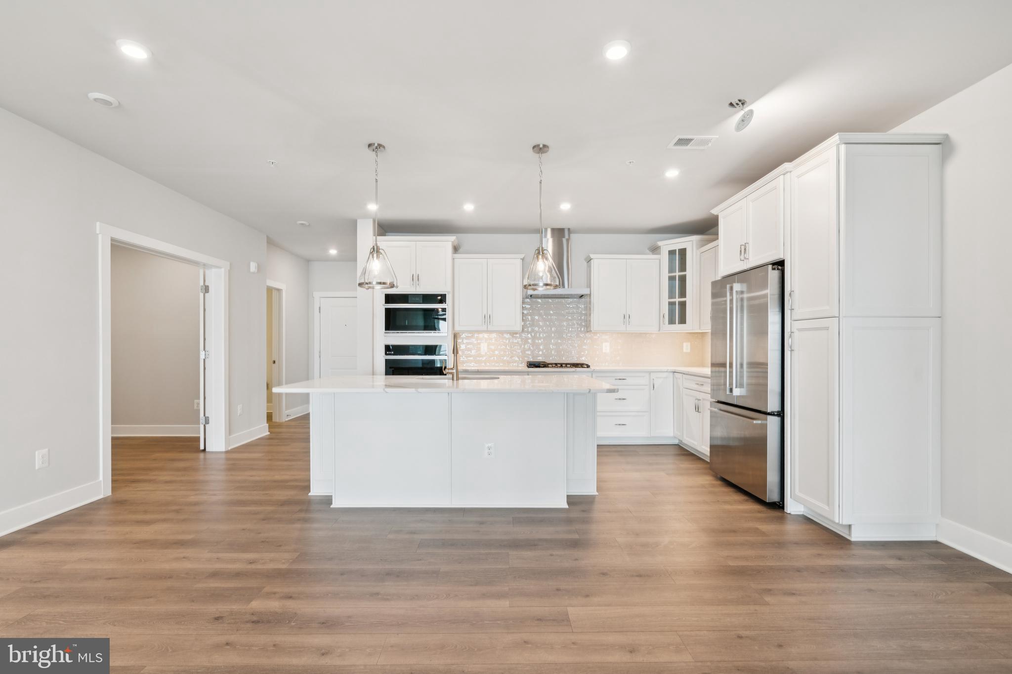 FOUR SEASONS AT KENT ISLAND - Residential