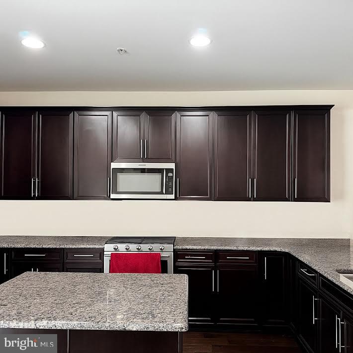 MORRIS PLACE - Residential Lease