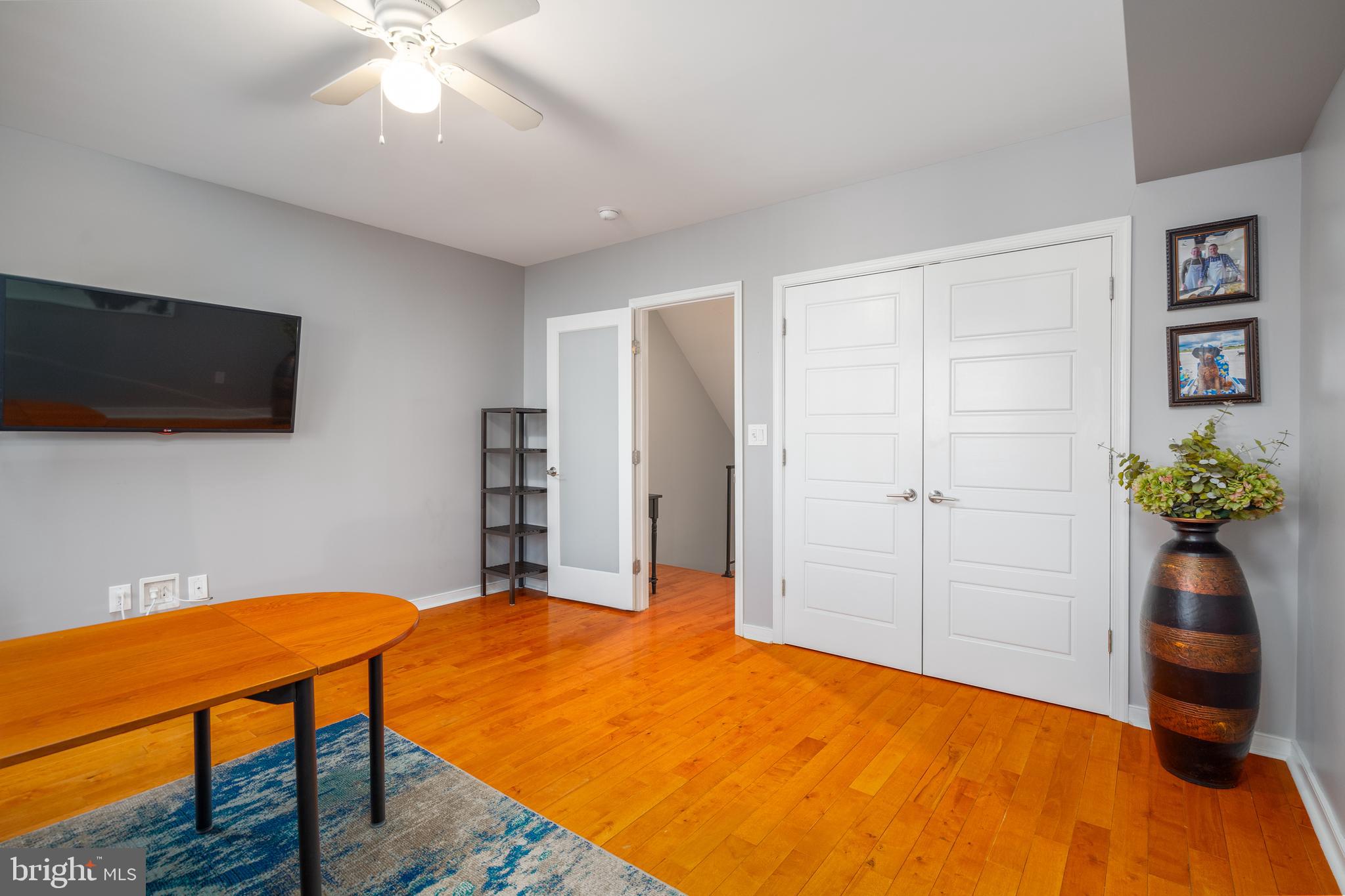 POINT BREEZE - Residential