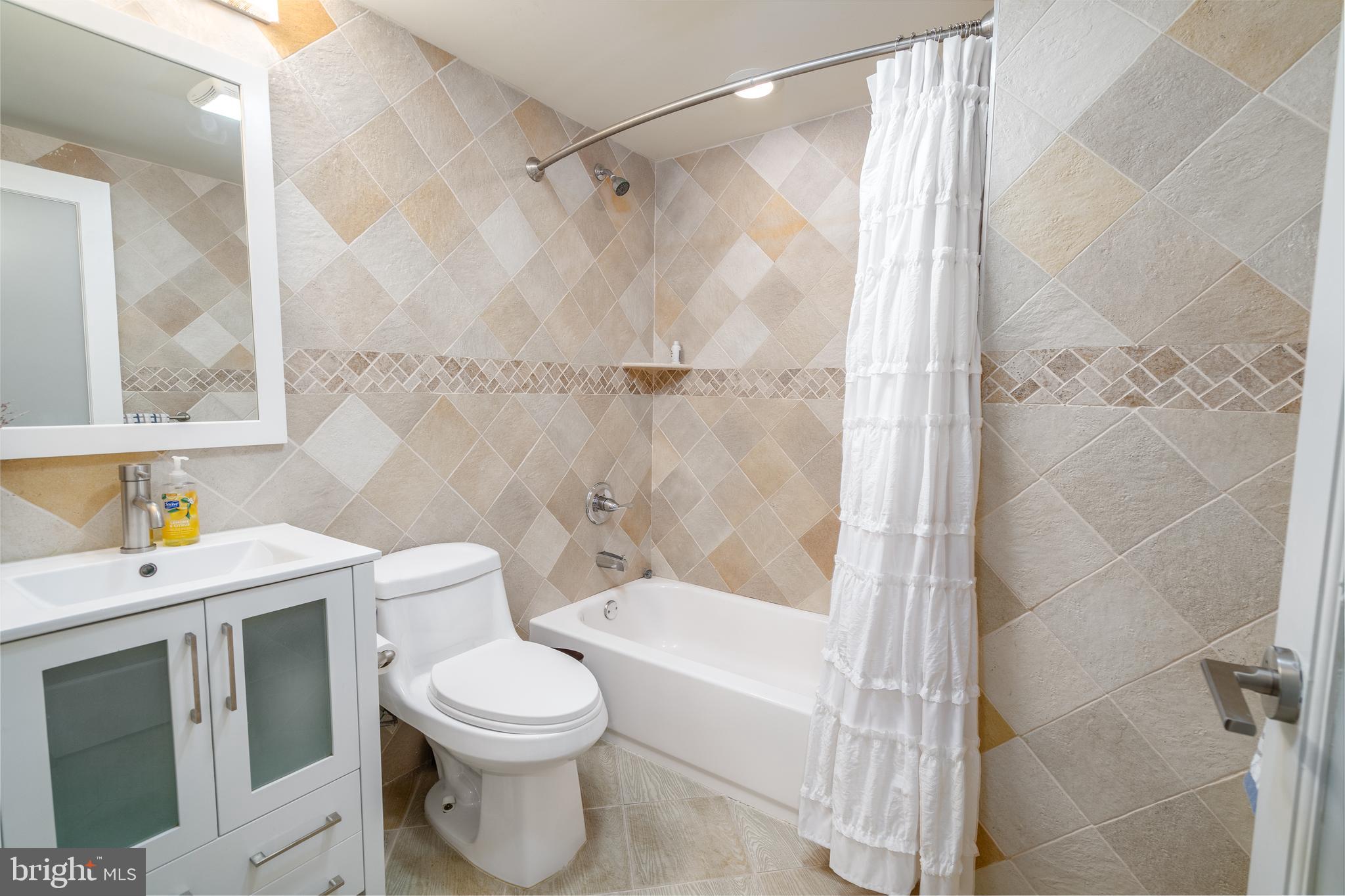 POINT BREEZE - Residential