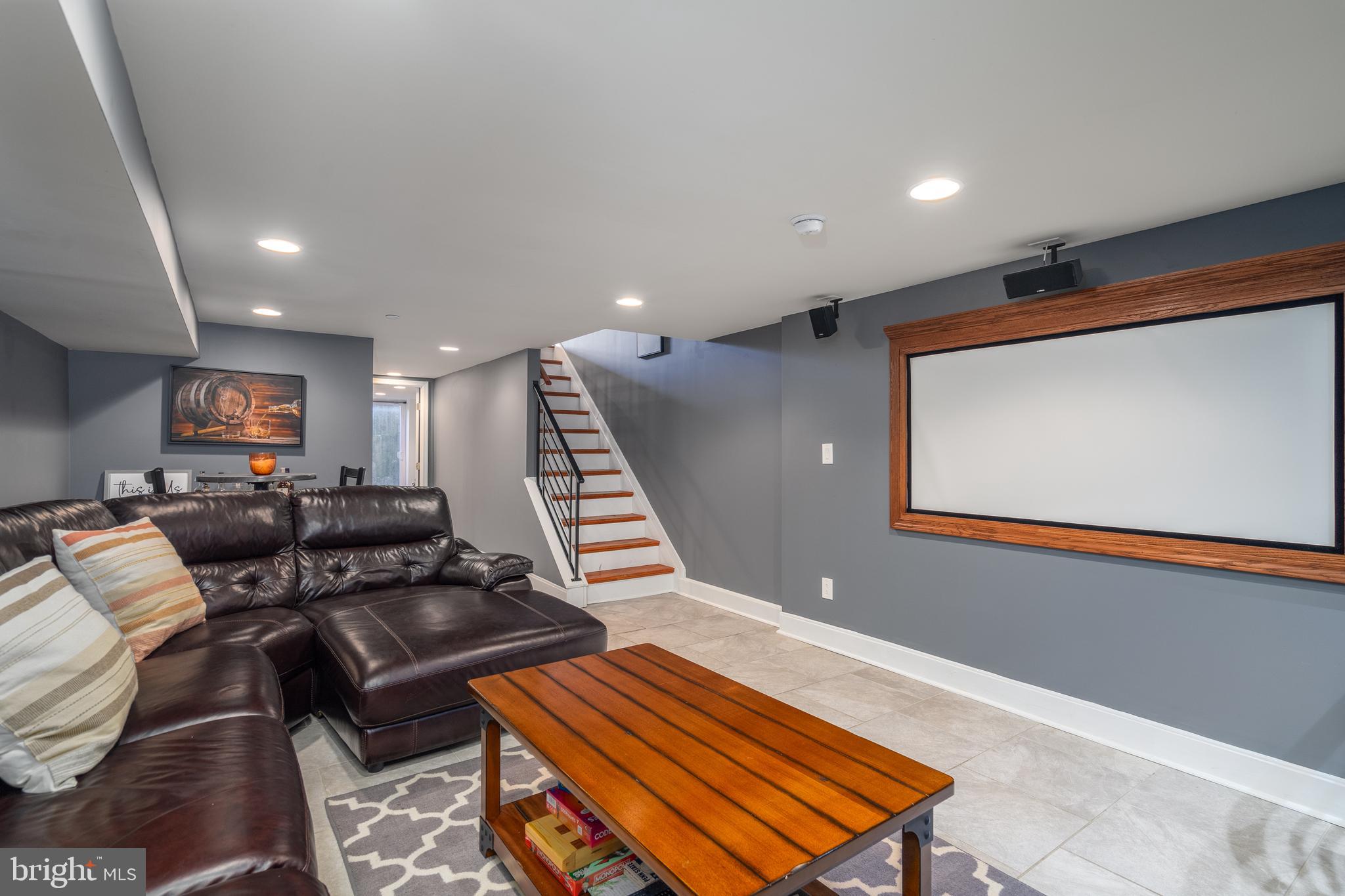 POINT BREEZE - Residential