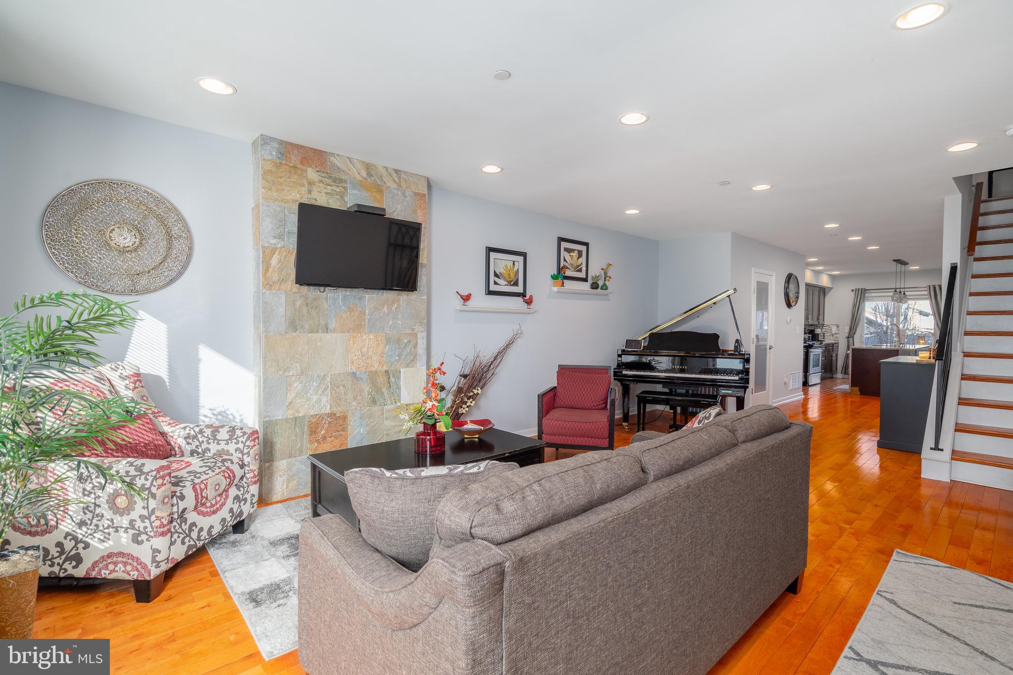 POINT BREEZE - Residential