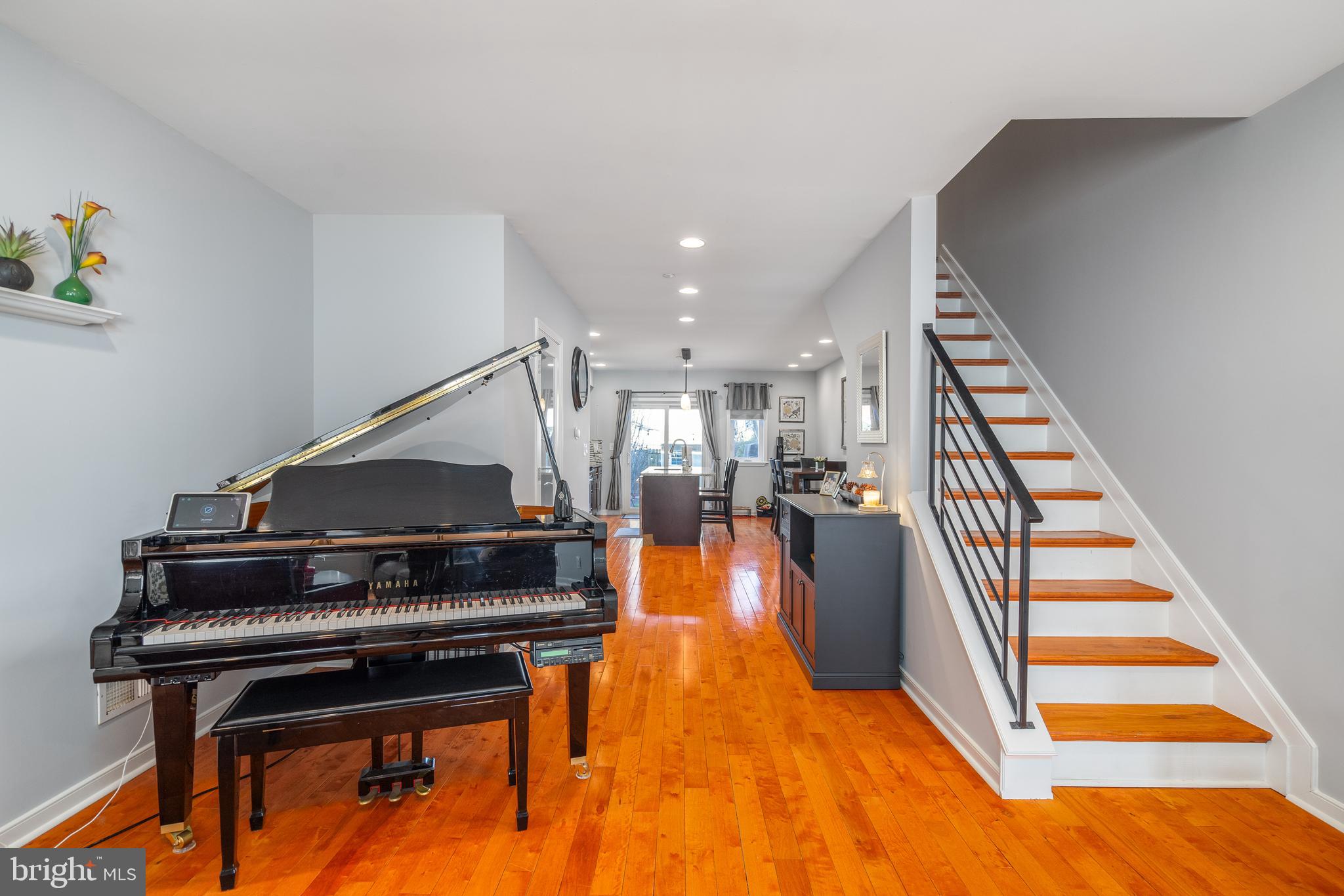 POINT BREEZE - Residential