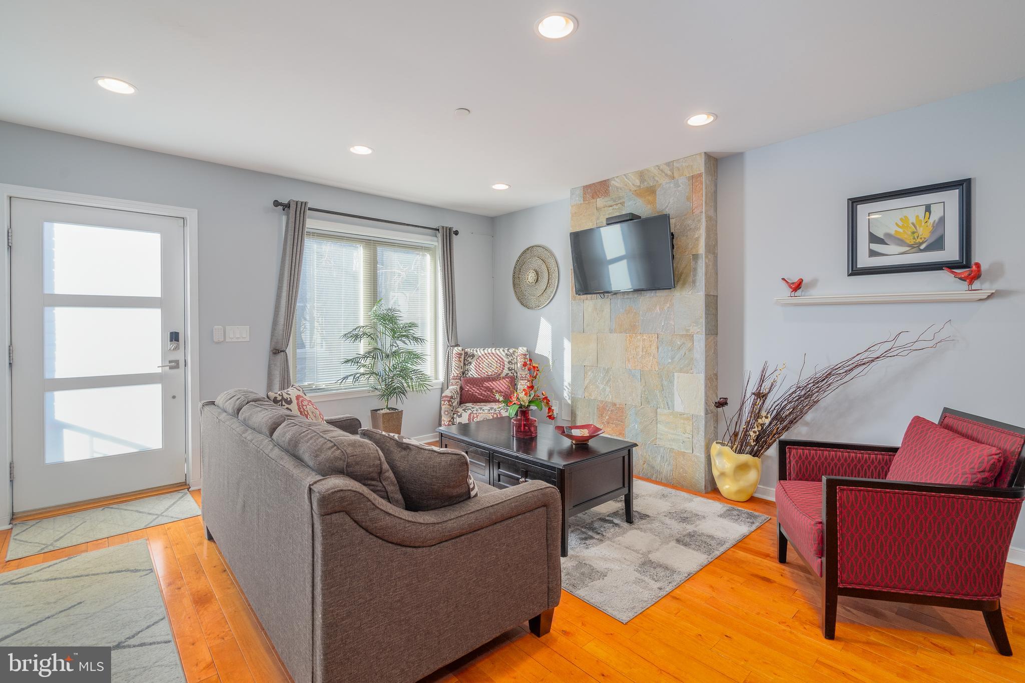 POINT BREEZE - Residential