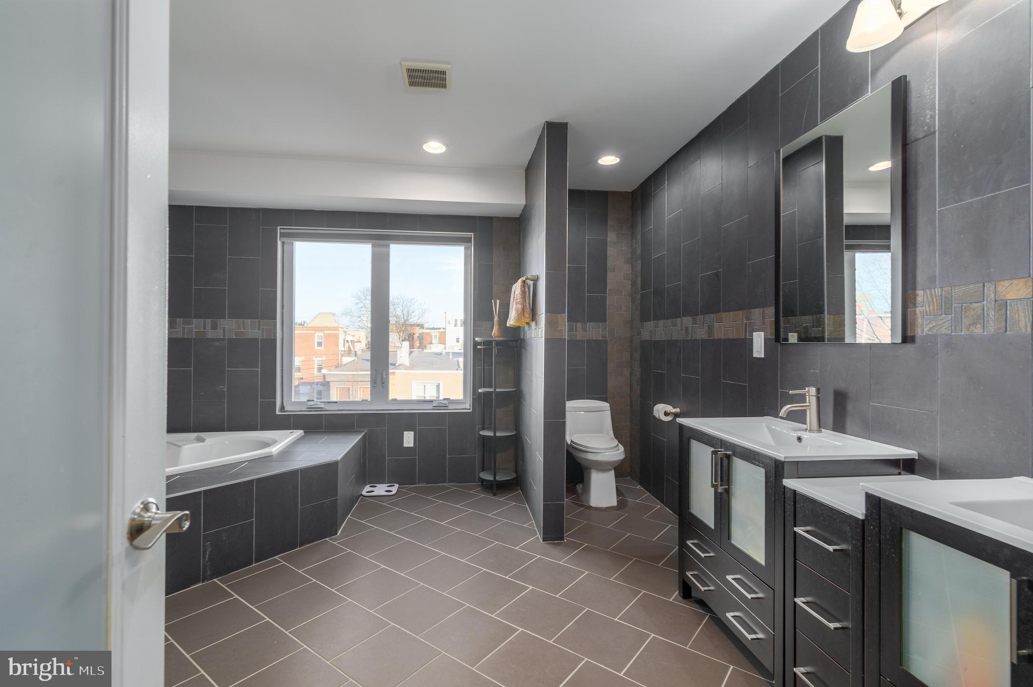 POINT BREEZE - Residential