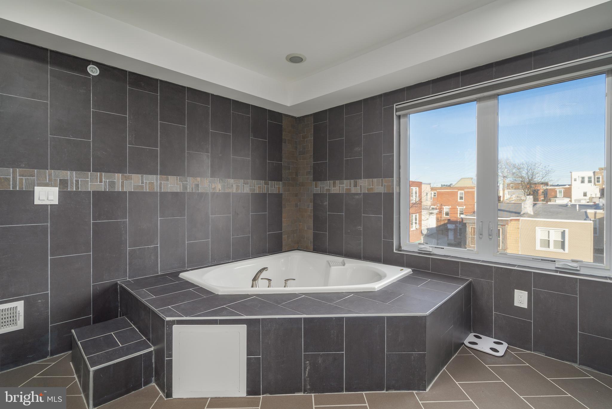 POINT BREEZE - Residential