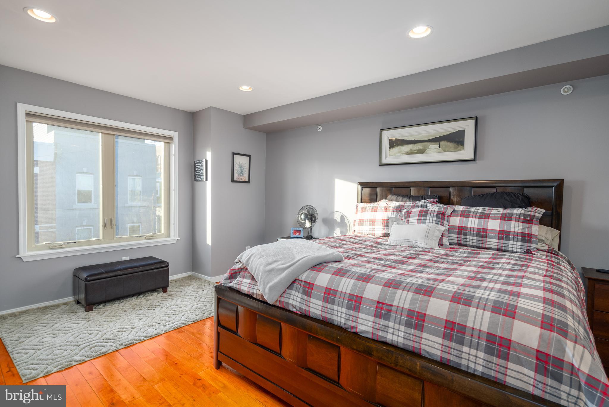 POINT BREEZE - Residential