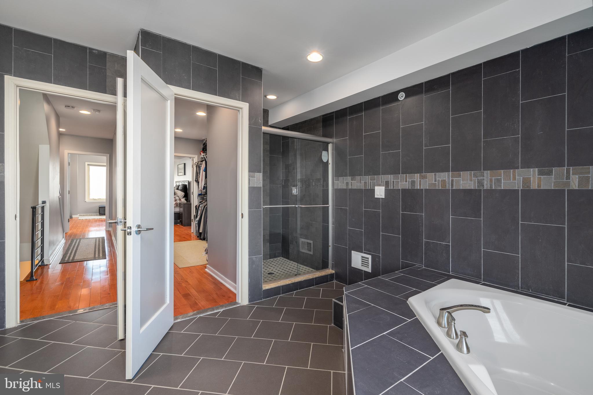 POINT BREEZE - Residential