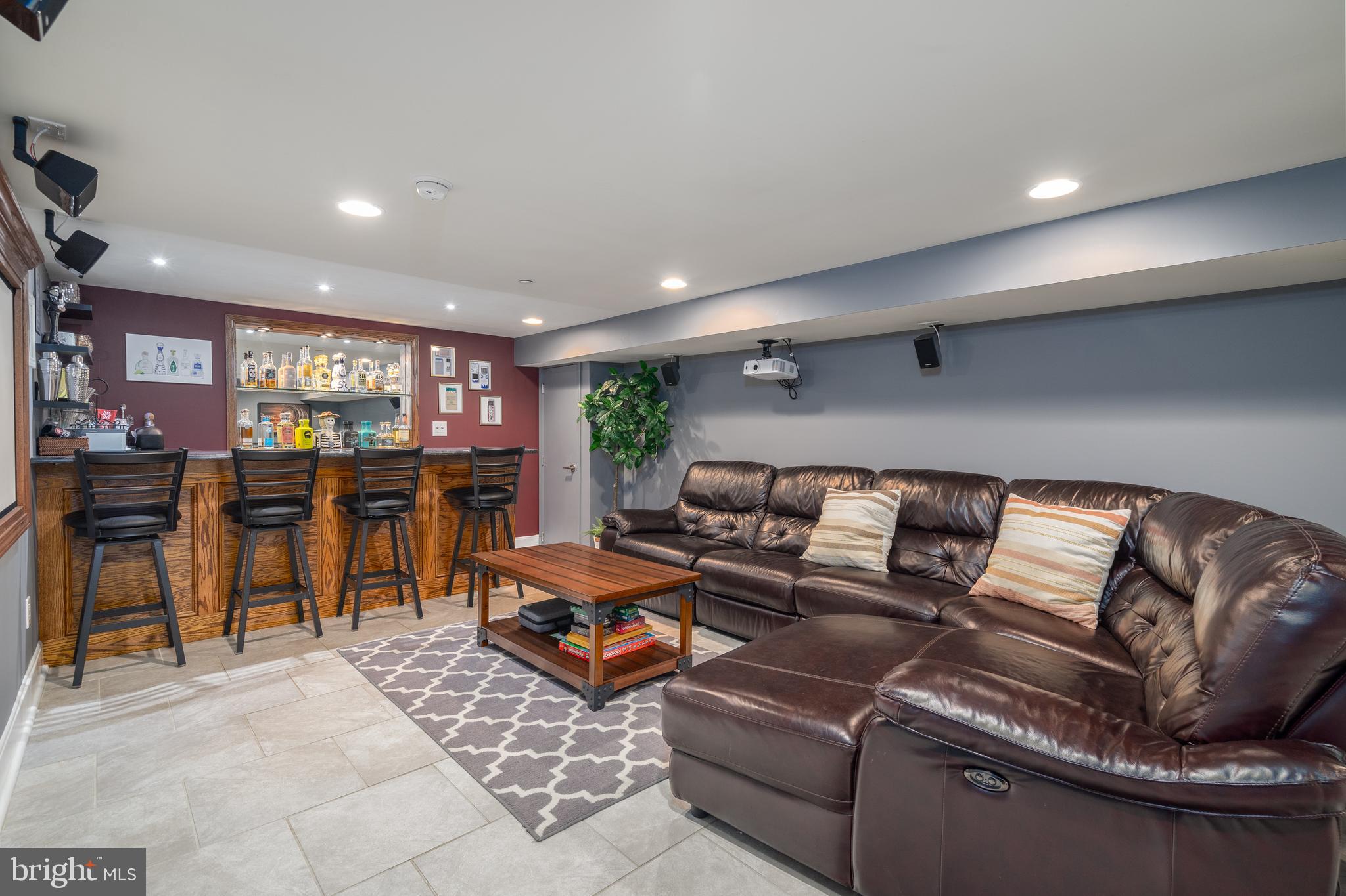 POINT BREEZE - Residential