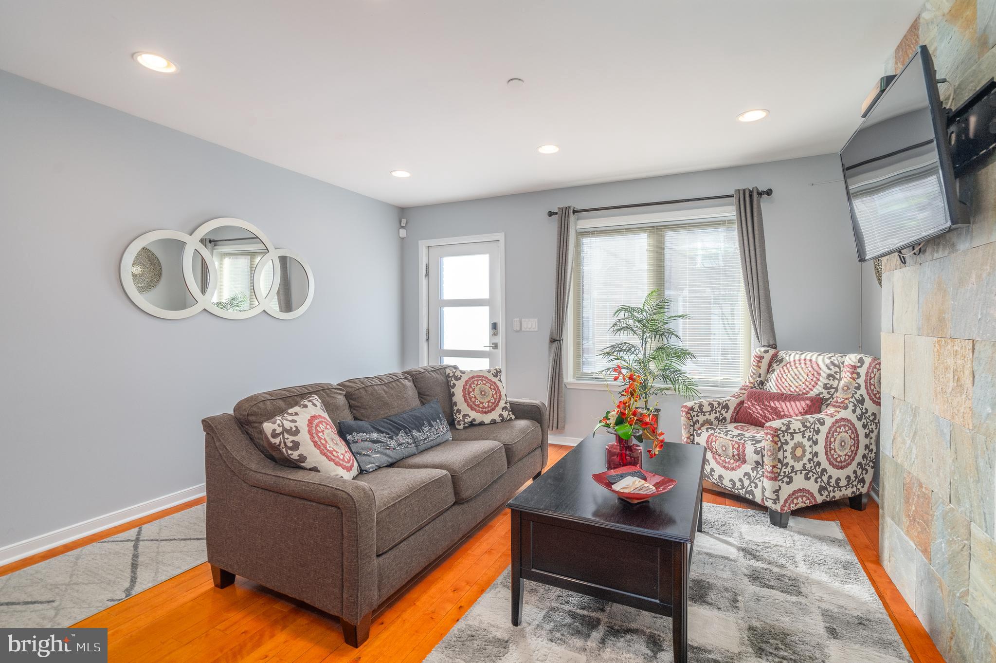 POINT BREEZE - Residential