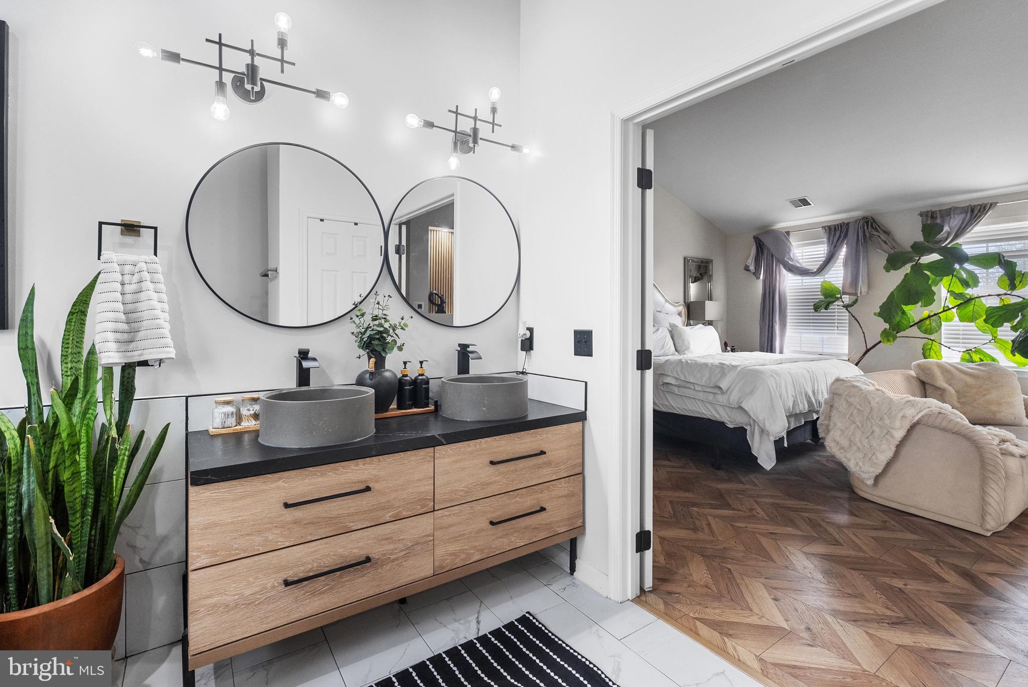 HUNTER CREEK - Residential