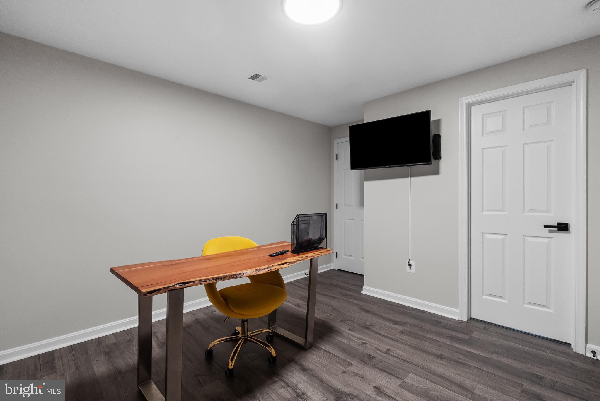 HUNTER CREEK - Residential