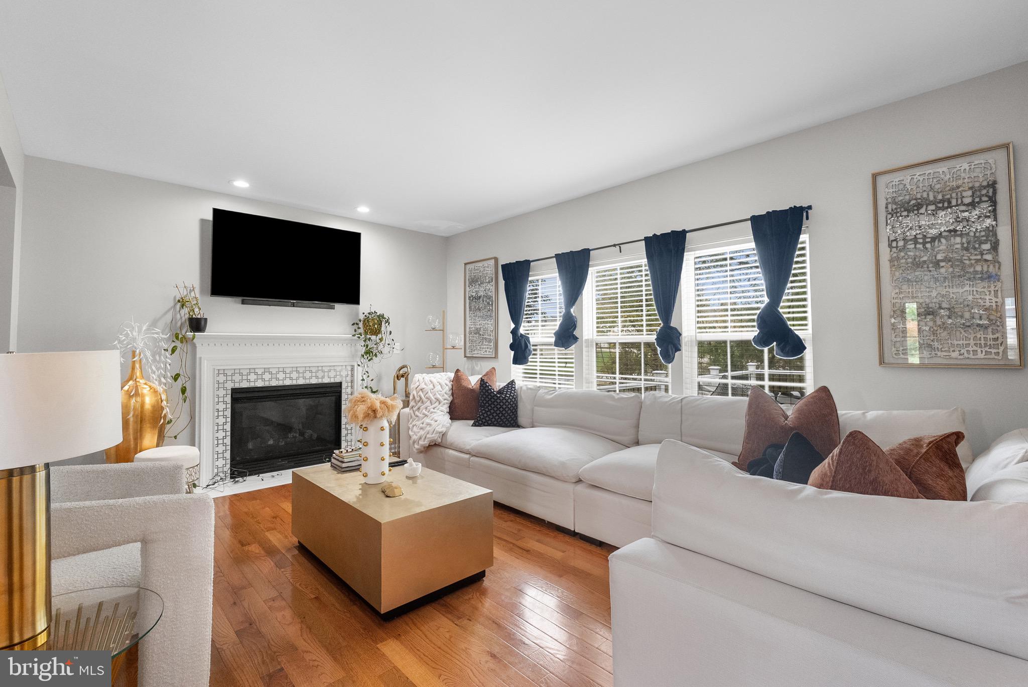 HUNTER CREEK - Residential