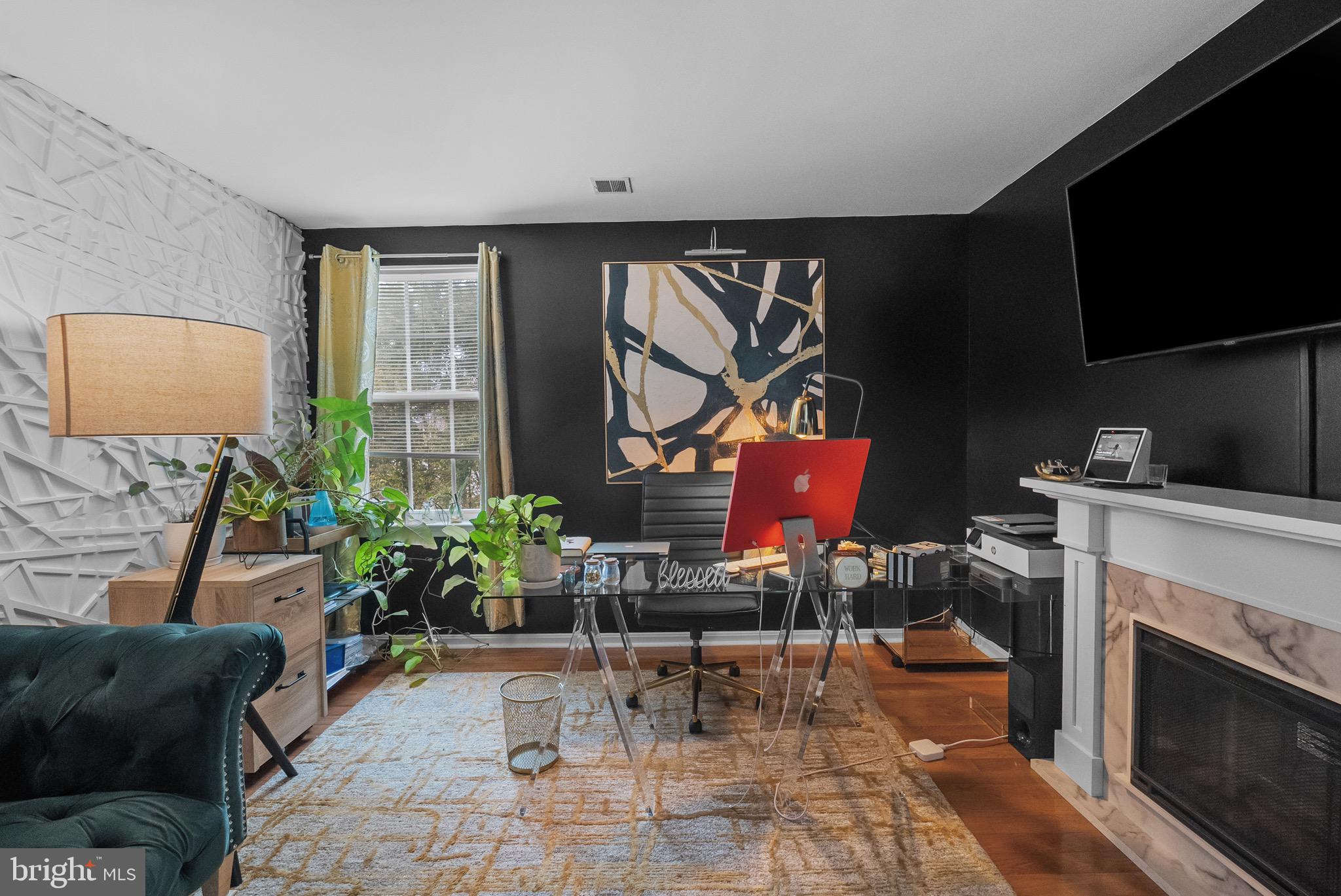 HUNTER CREEK - Residential