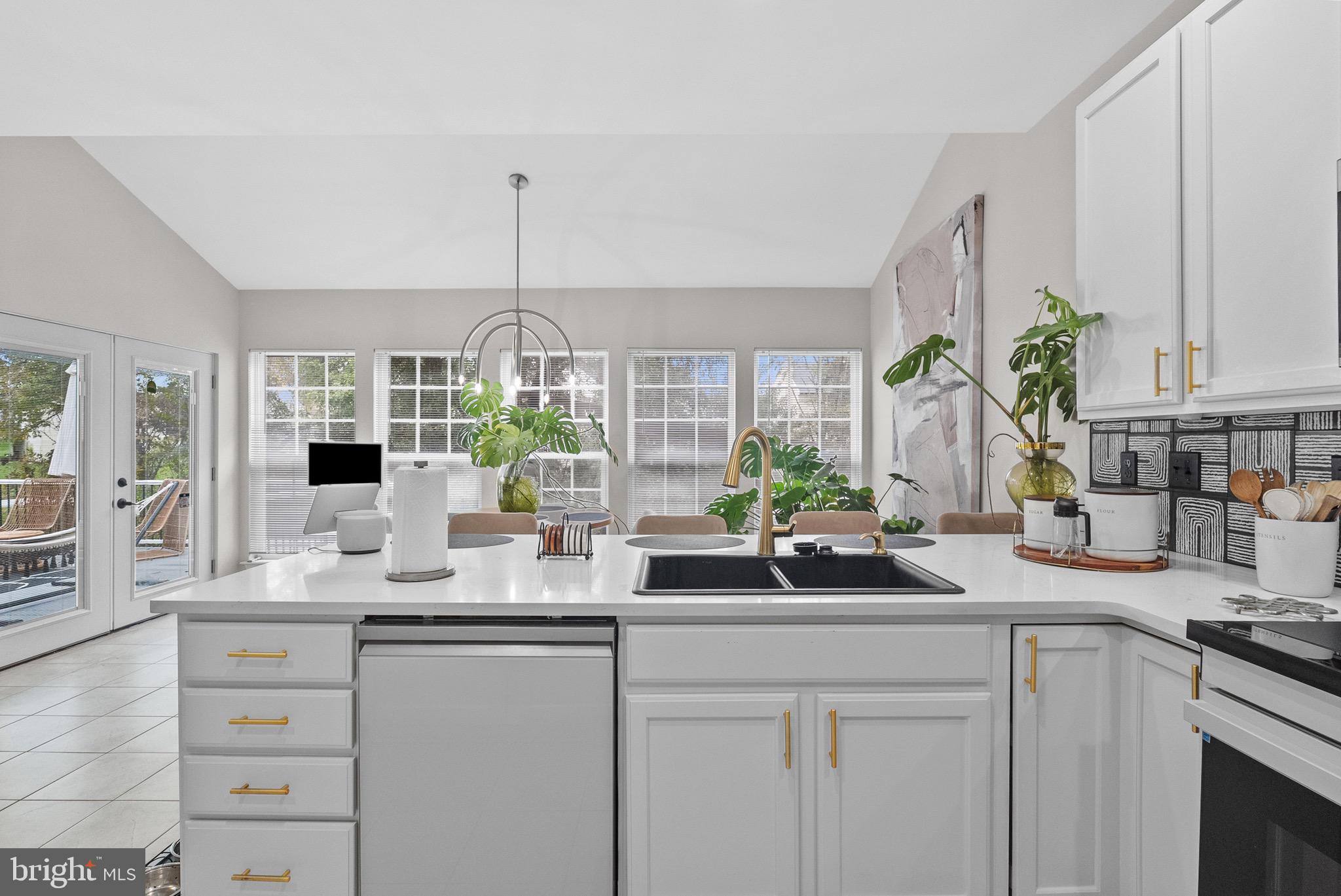 HUNTER CREEK - Residential