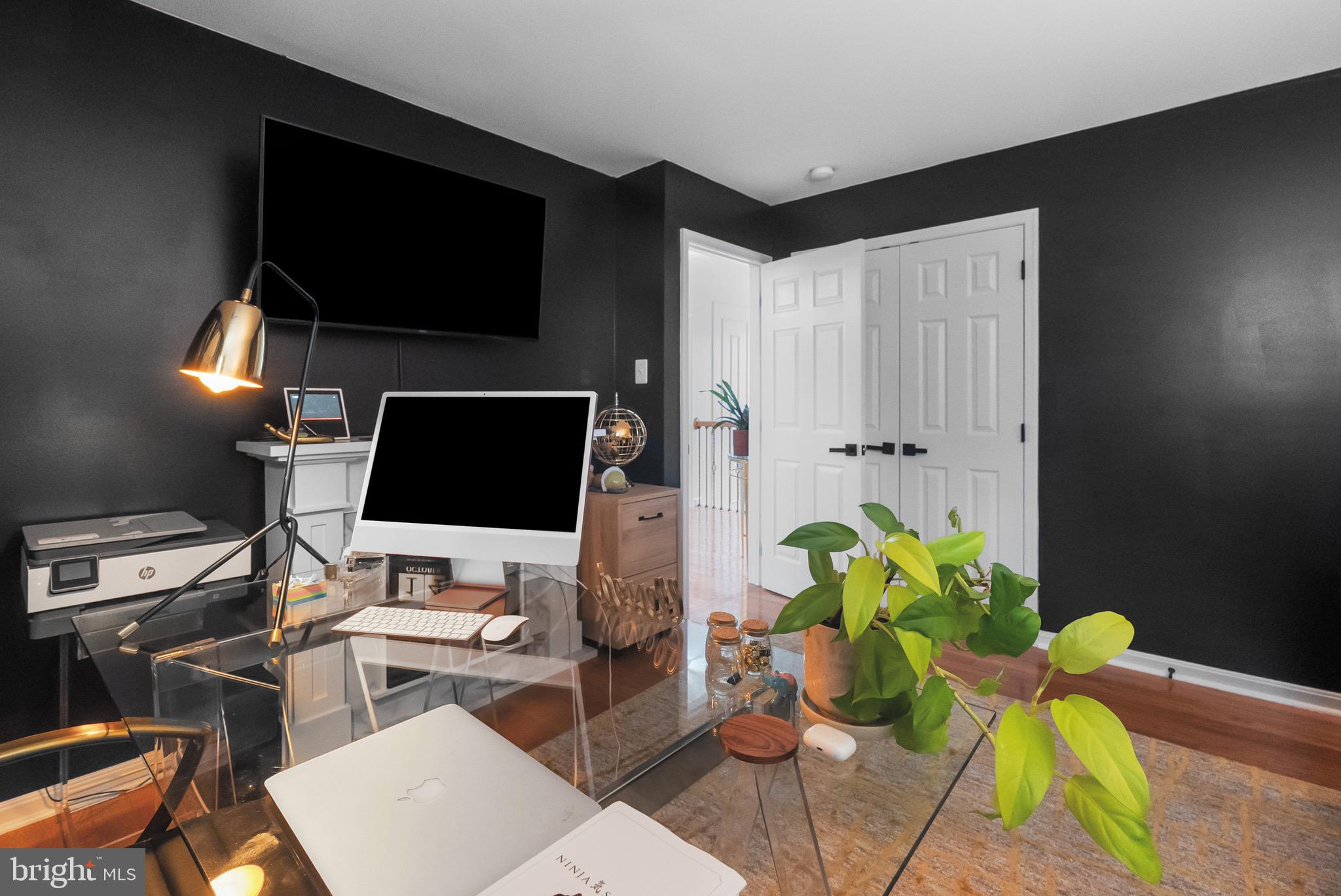 HUNTER CREEK - Residential