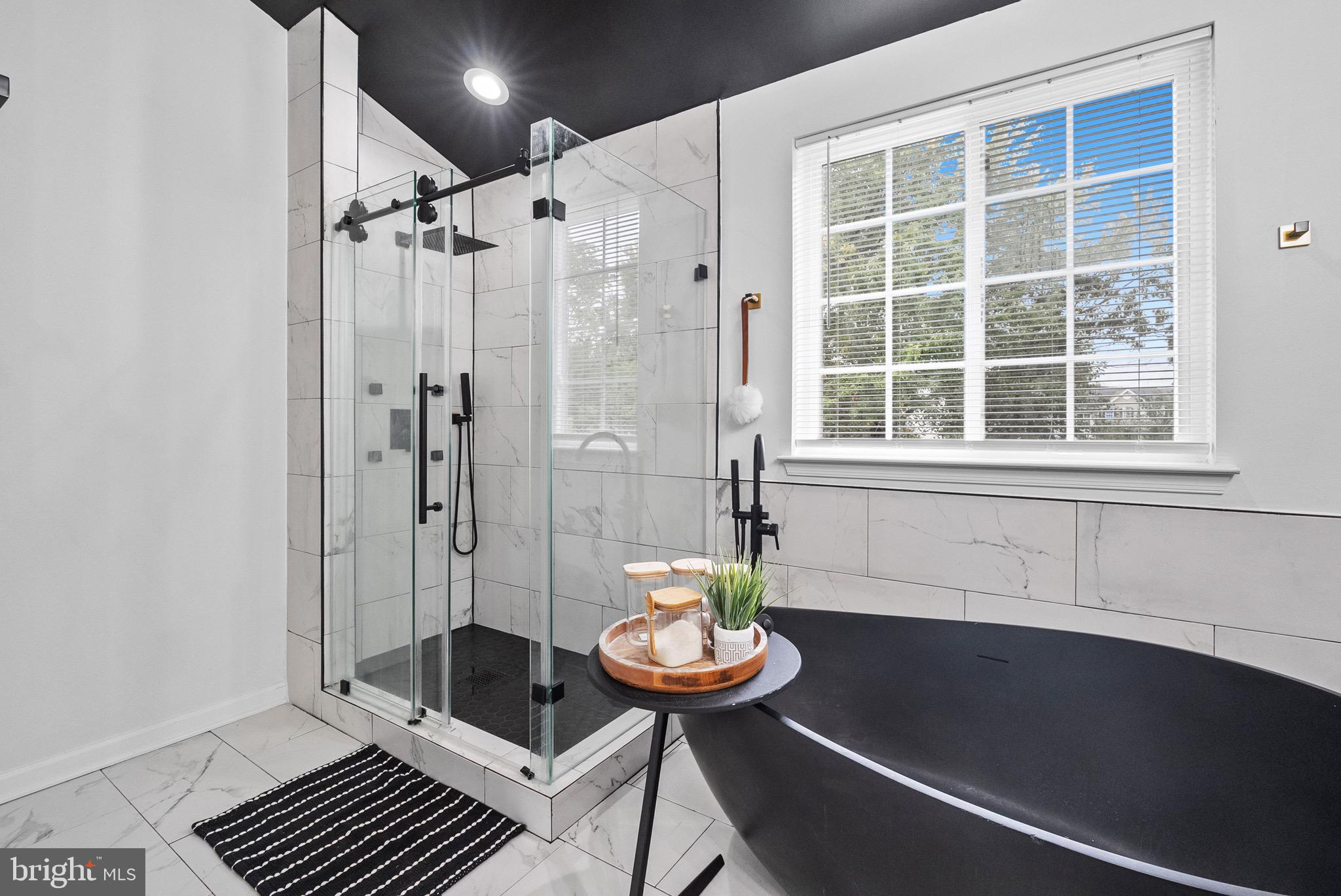 HUNTER CREEK - Residential