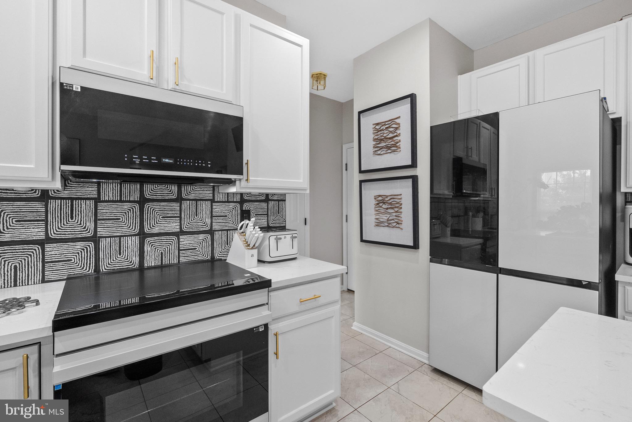 HUNTER CREEK - Residential