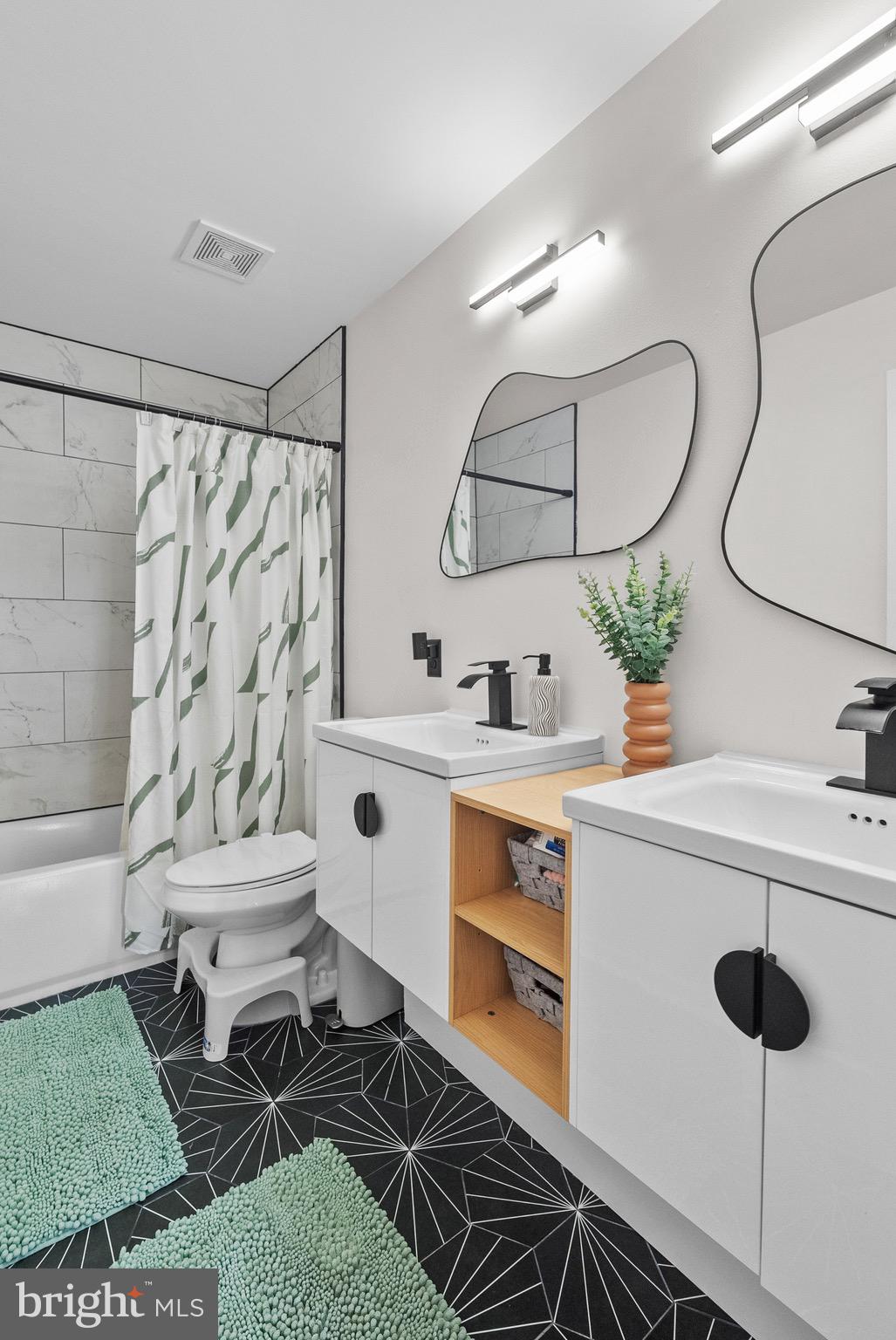 HUNTER CREEK - Residential