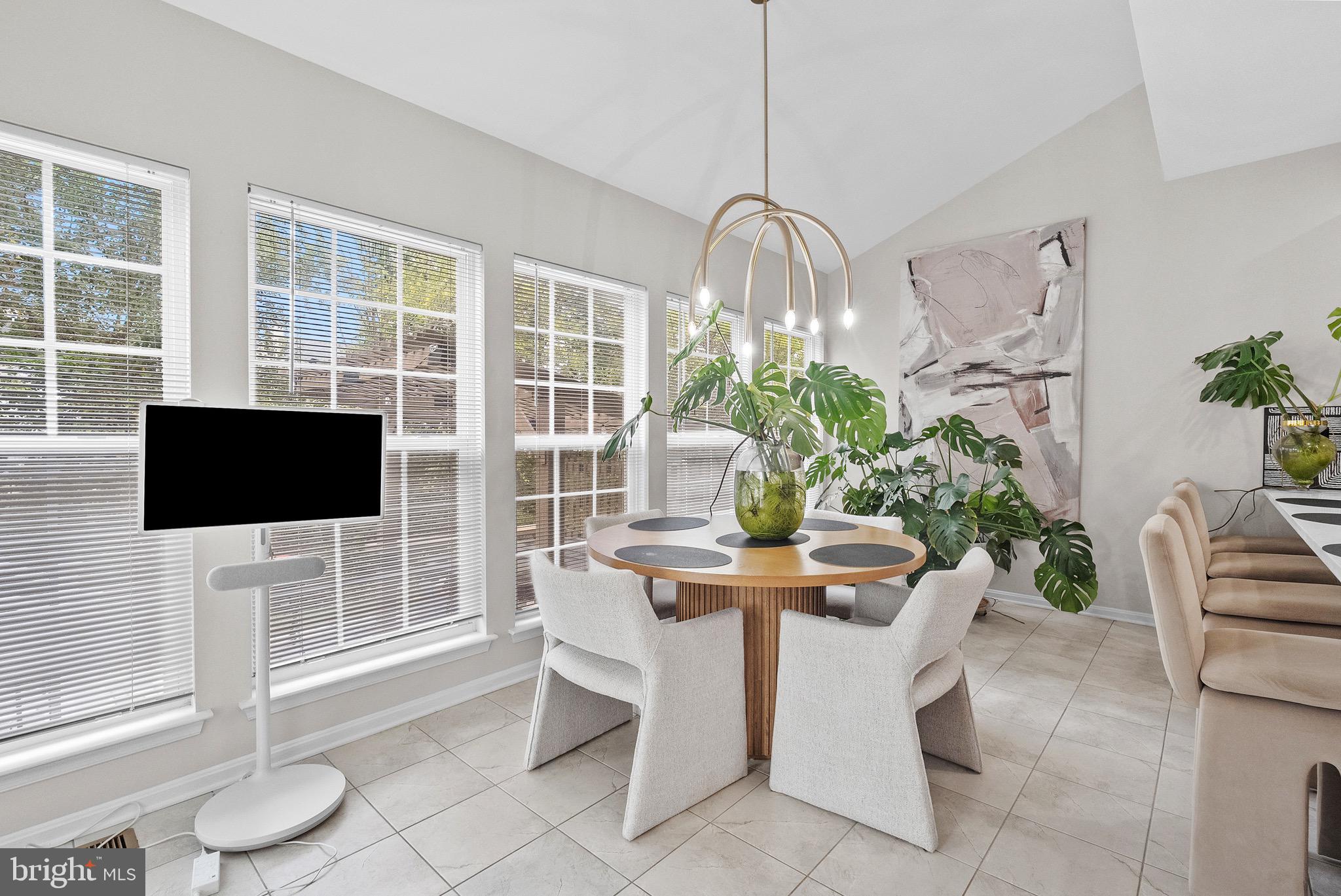 HUNTER CREEK - Residential