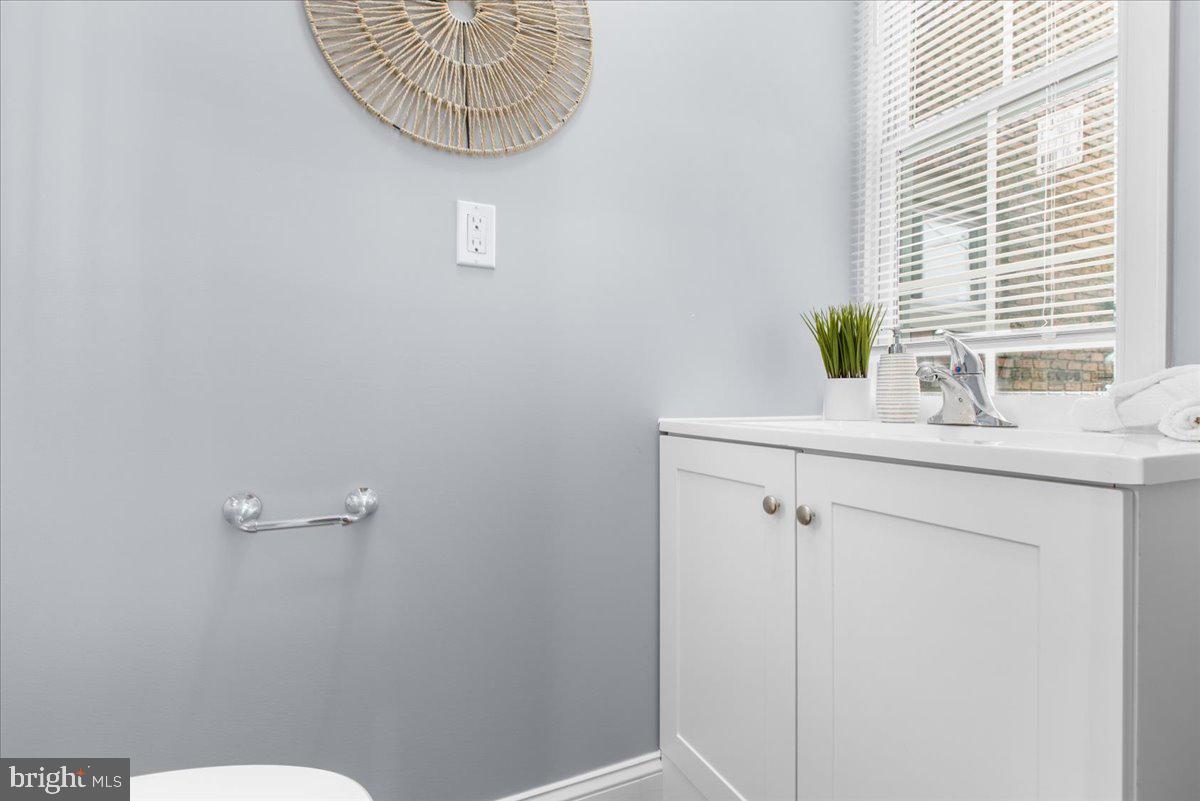 BROADWAY EAST - Residential