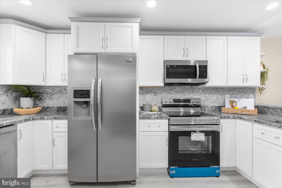 BROADWAY EAST - Residential