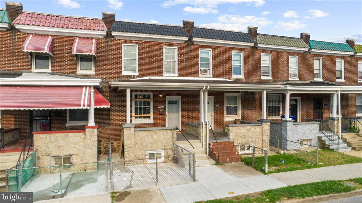 BROADWAY EAST - Residential