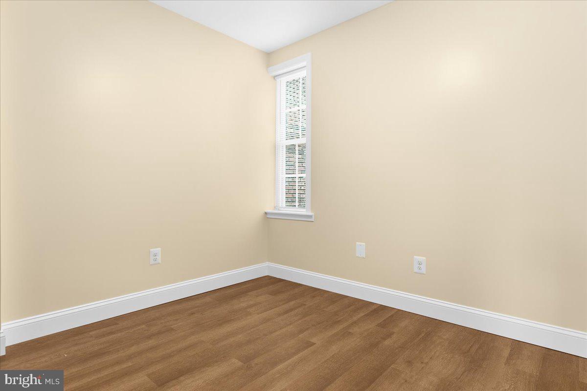 BROADWAY EAST - Residential