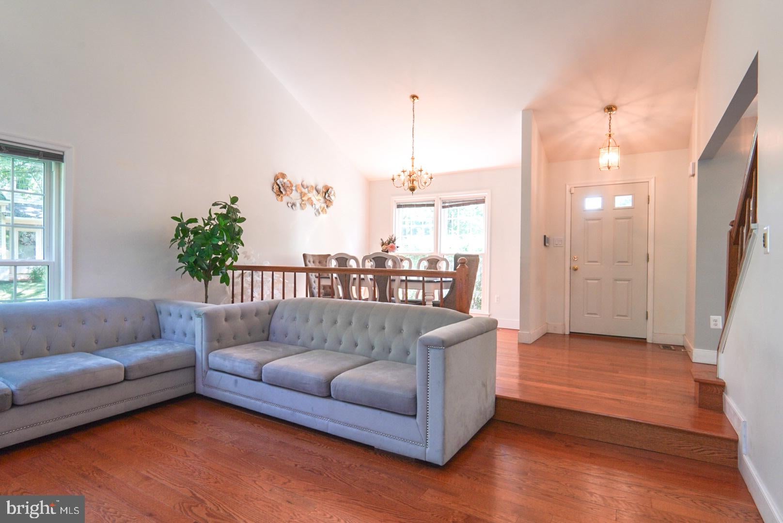 8110 CLIFFOREST DRIVE