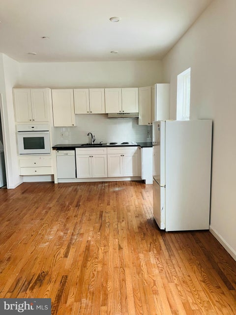 Townhouse For Rent - 434 S 52nd Street #1R<br/> PHILADELPHIA, PA 19143