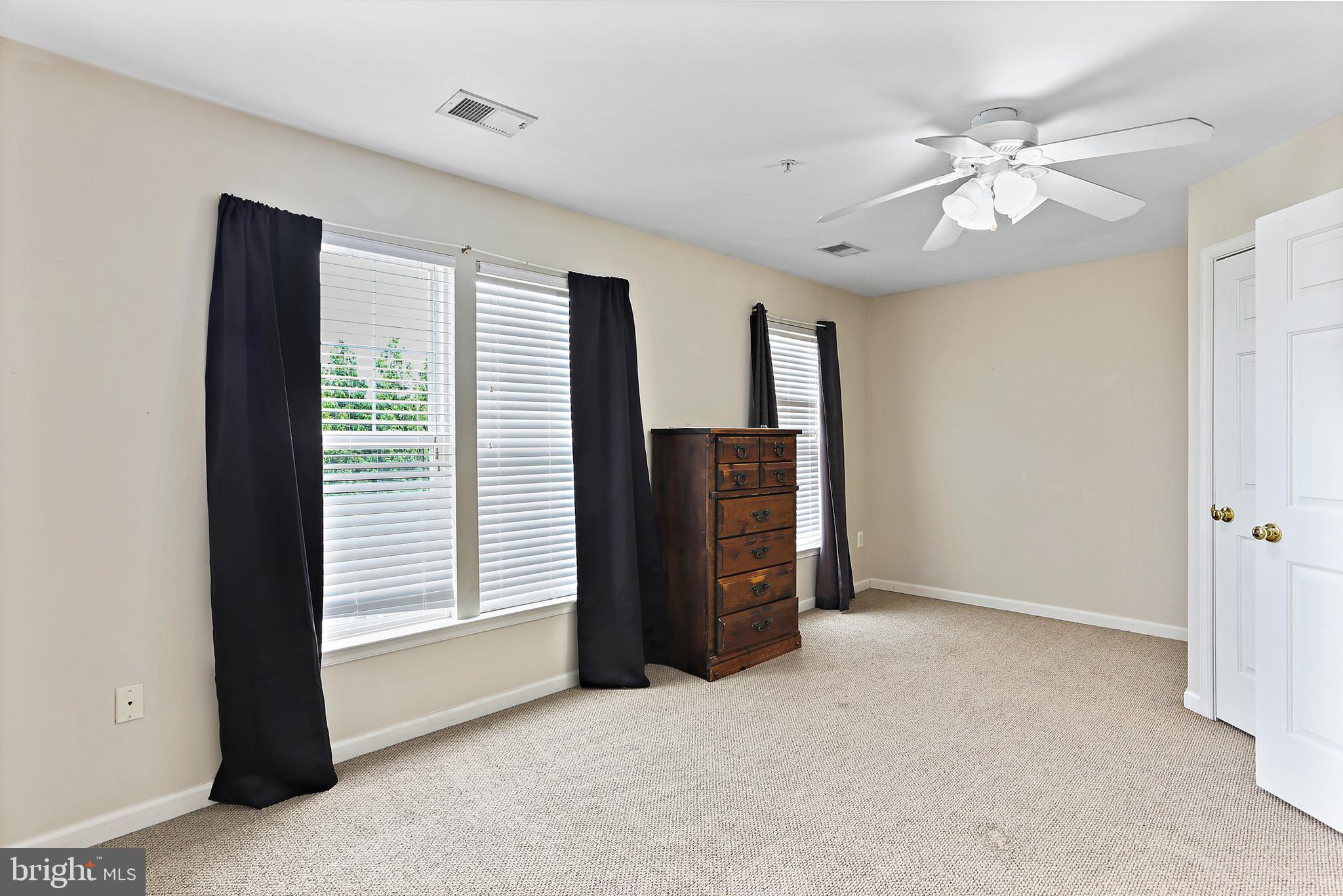 OVERLOOK - Residential Lease