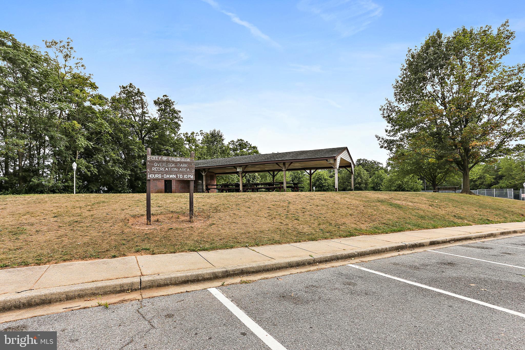 OVERLOOK - Residential Lease