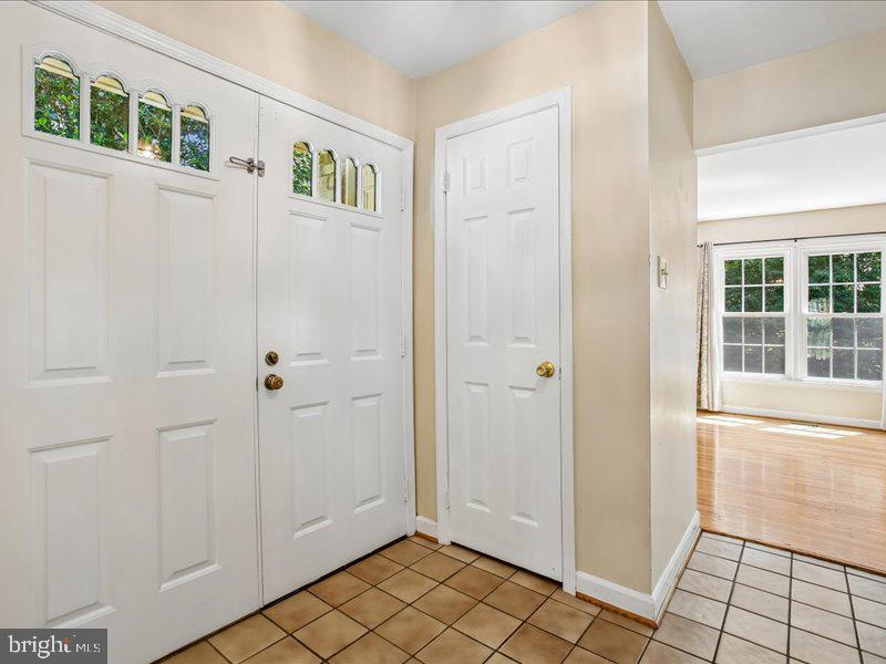 5194 KIMSCOTT COURT