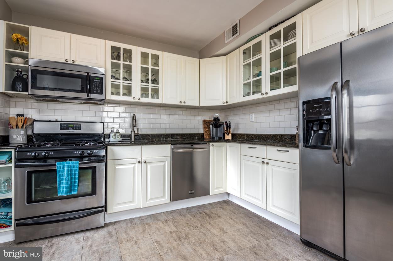 GREENWAY DOWNS - Residential