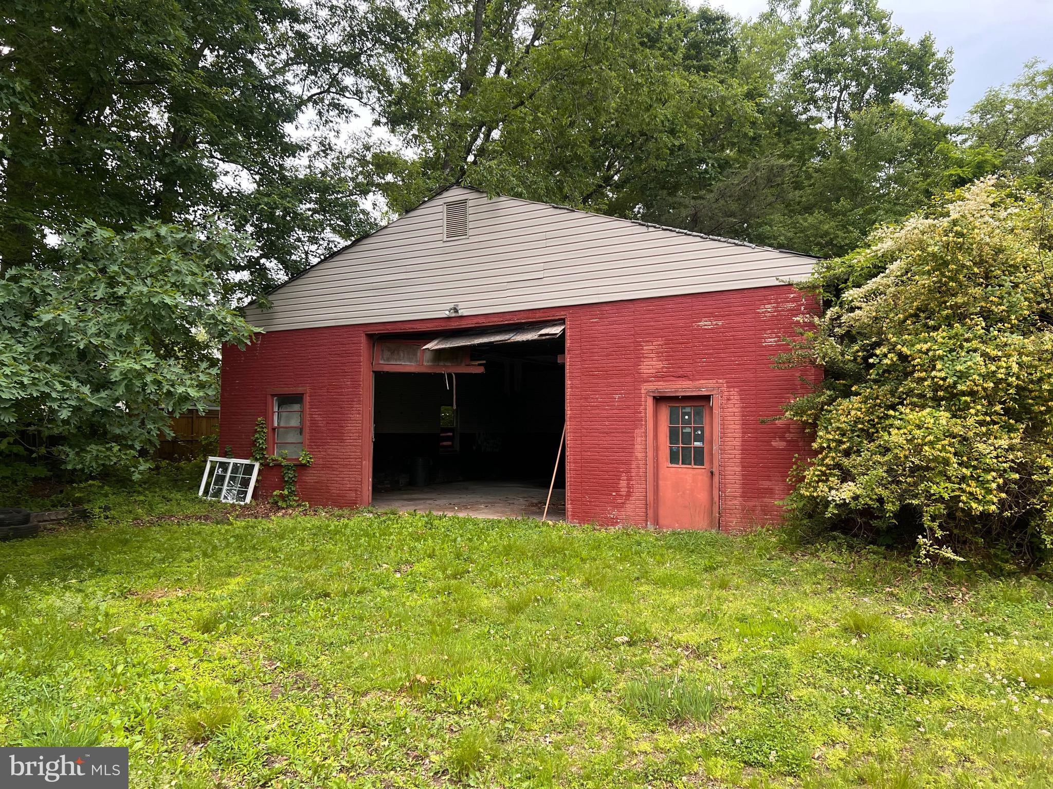 Photo 1 of 10 — 4269 E PRINCE WILLIAM PARKWAY E, WOODBRIDGE, VA 22192