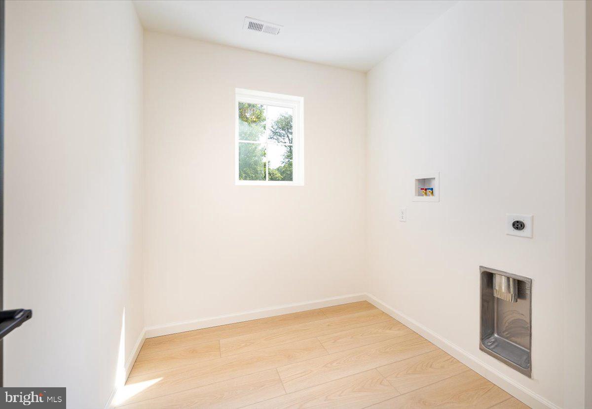 MERRYMAN HEIGHTS - Residential