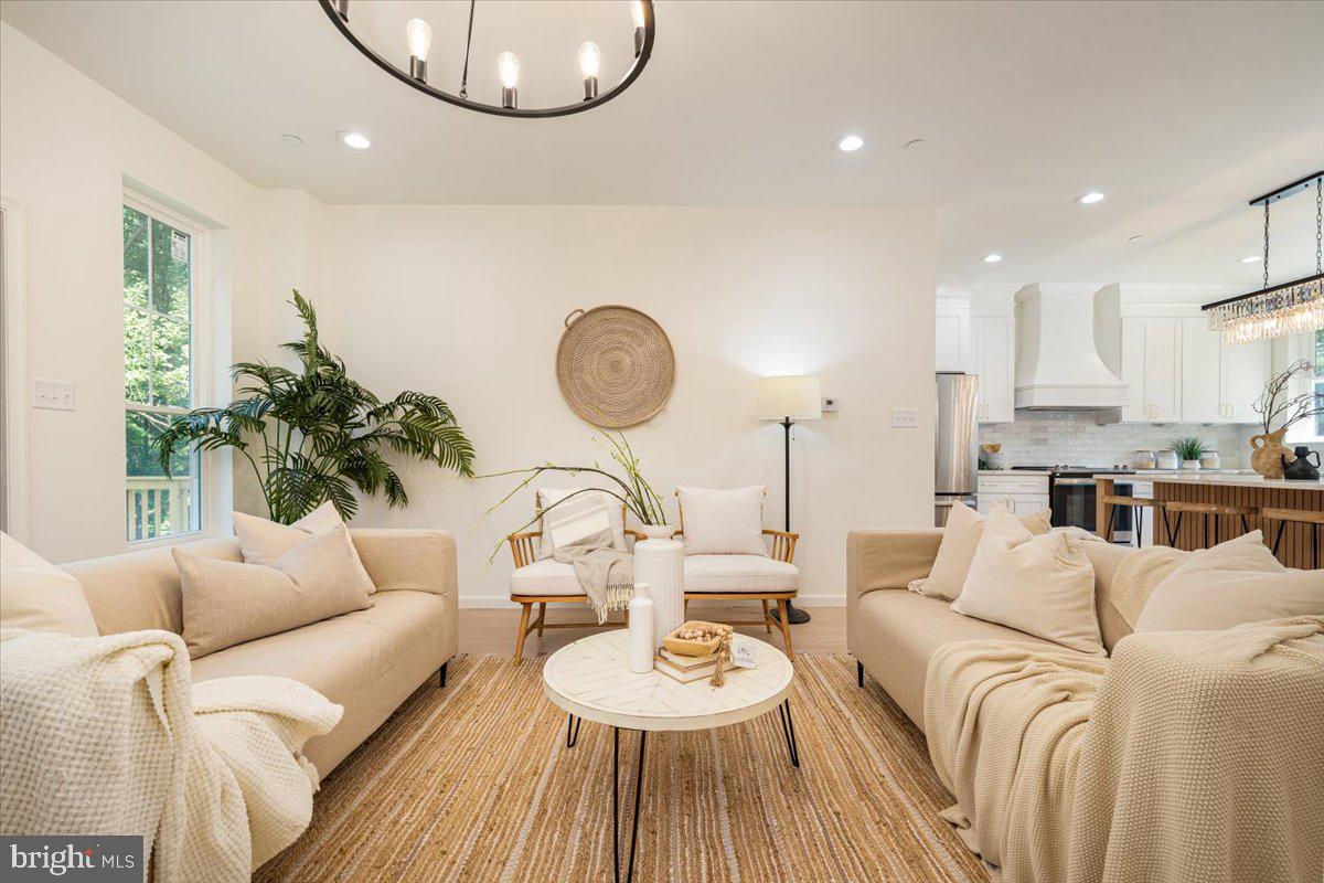 MERRYMAN HEIGHTS - Residential