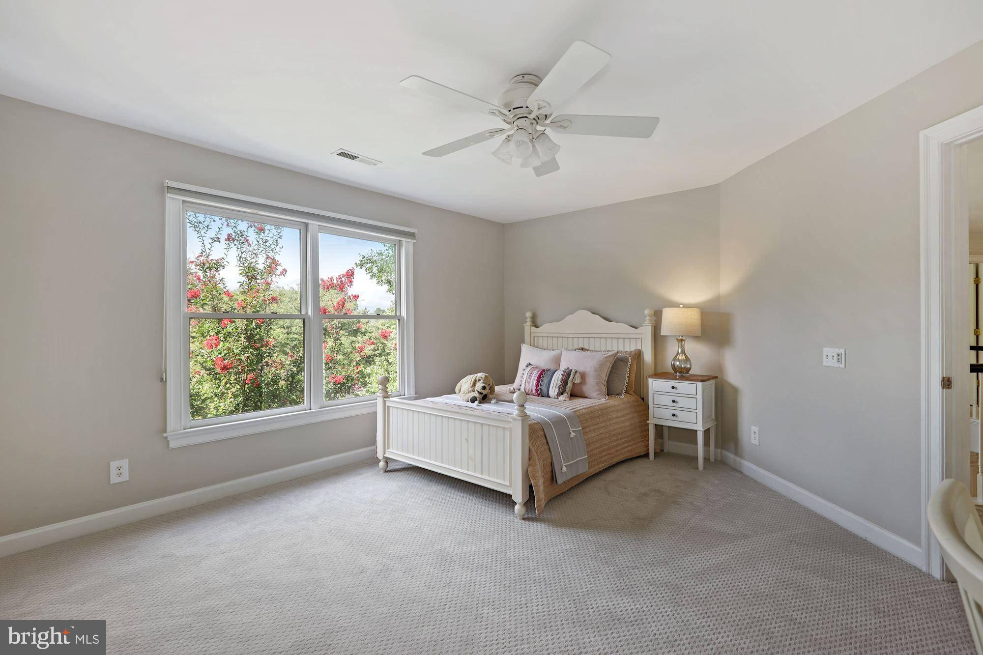 MCLEAN HUNDRED - Residential