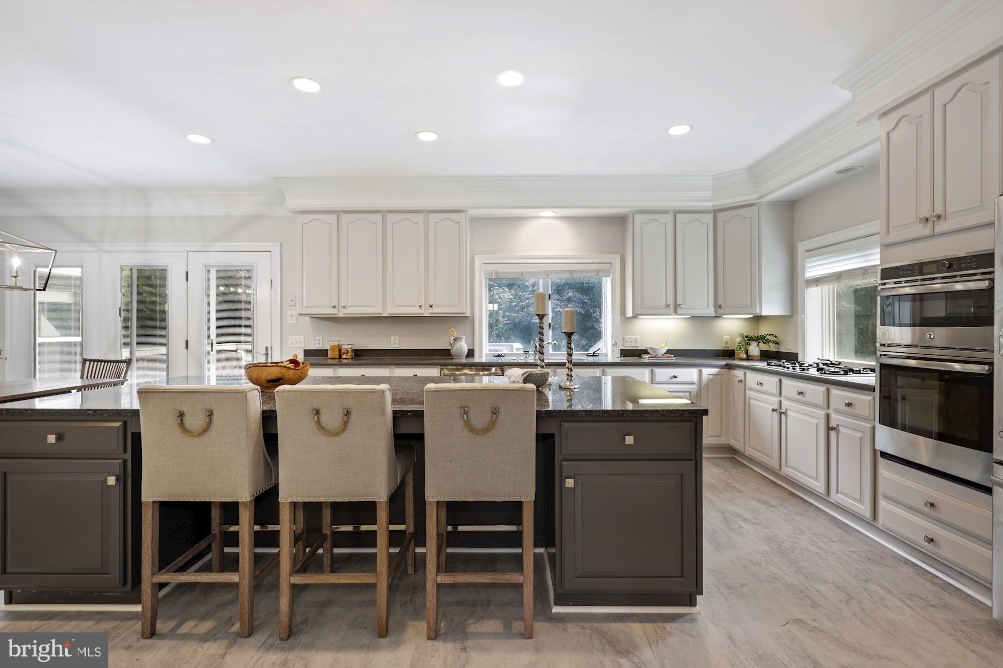 MCLEAN HUNDRED - Residential