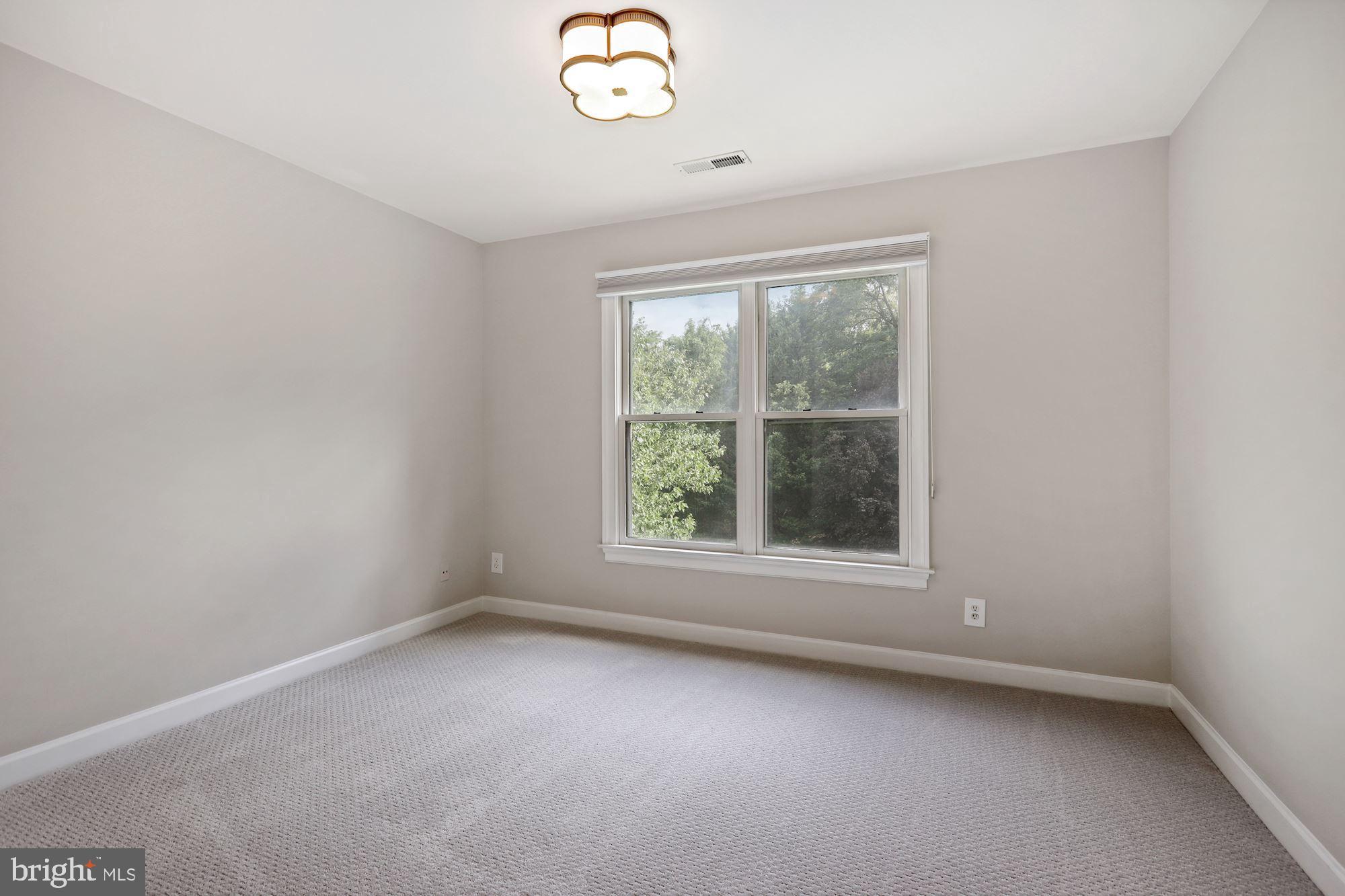 MCLEAN HUNDRED - Residential