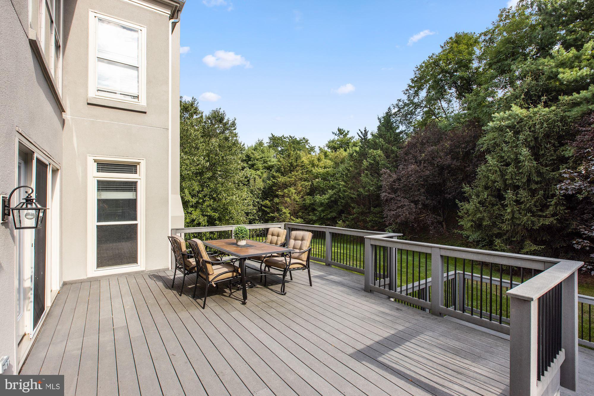 MCLEAN HUNDRED - Residential