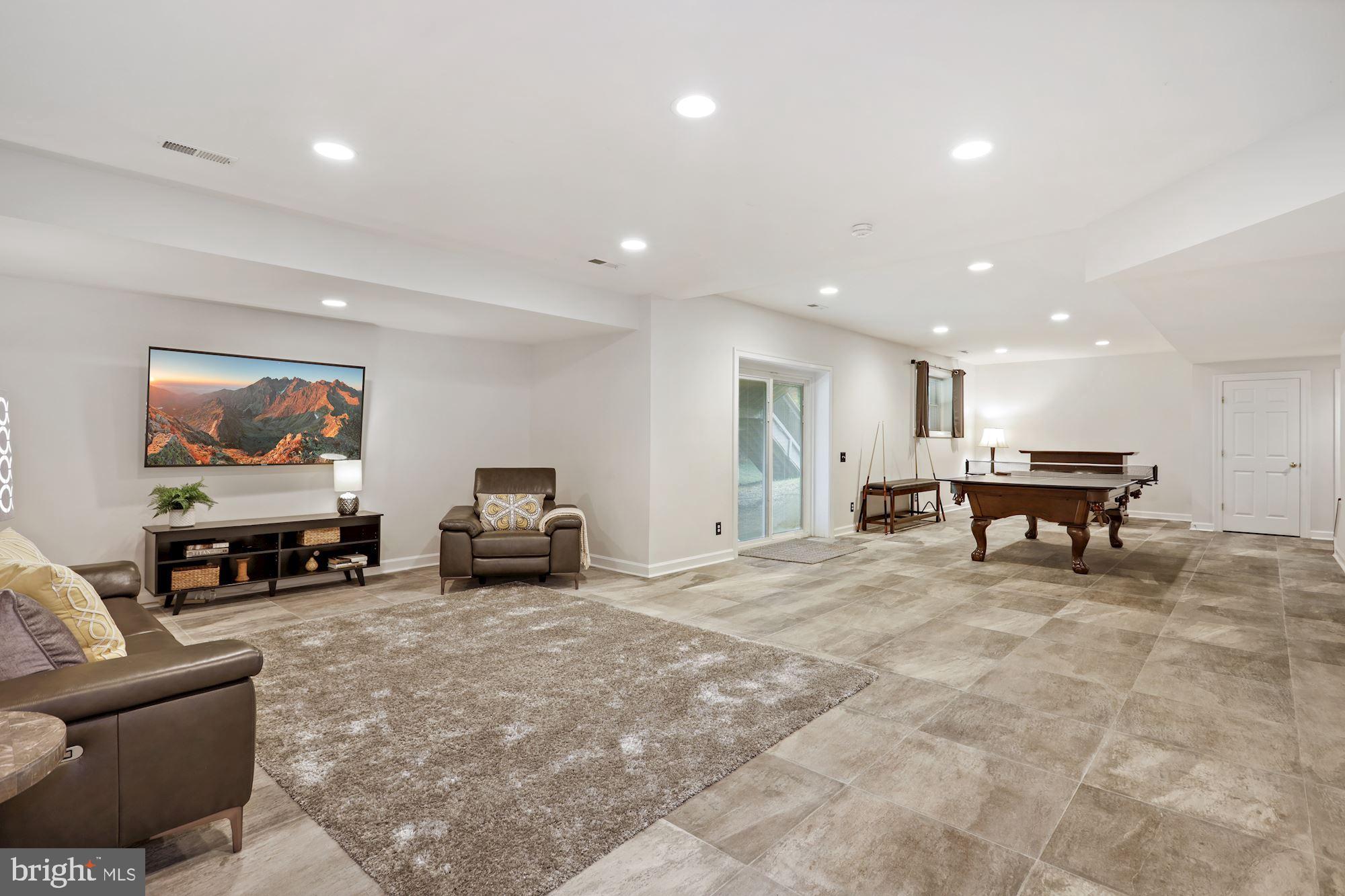 MCLEAN HUNDRED - Residential