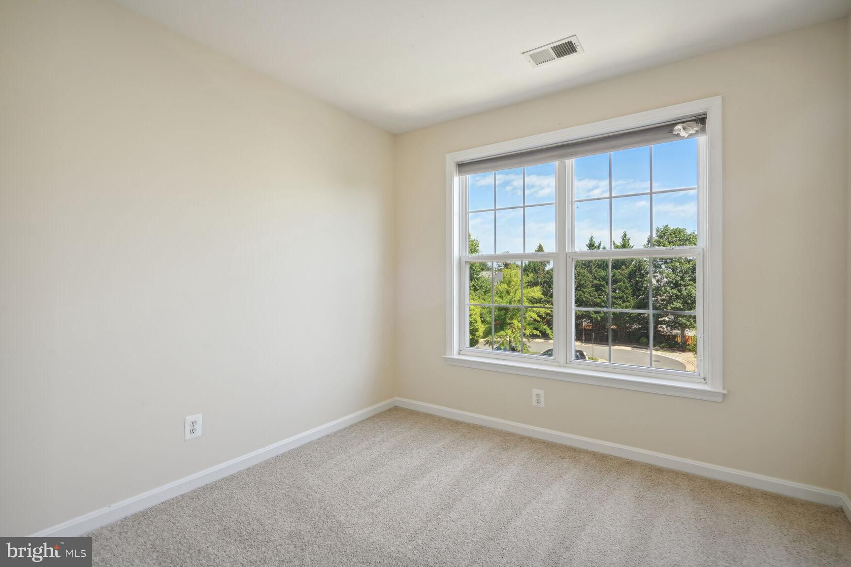 JAPONICA - Residential Lease