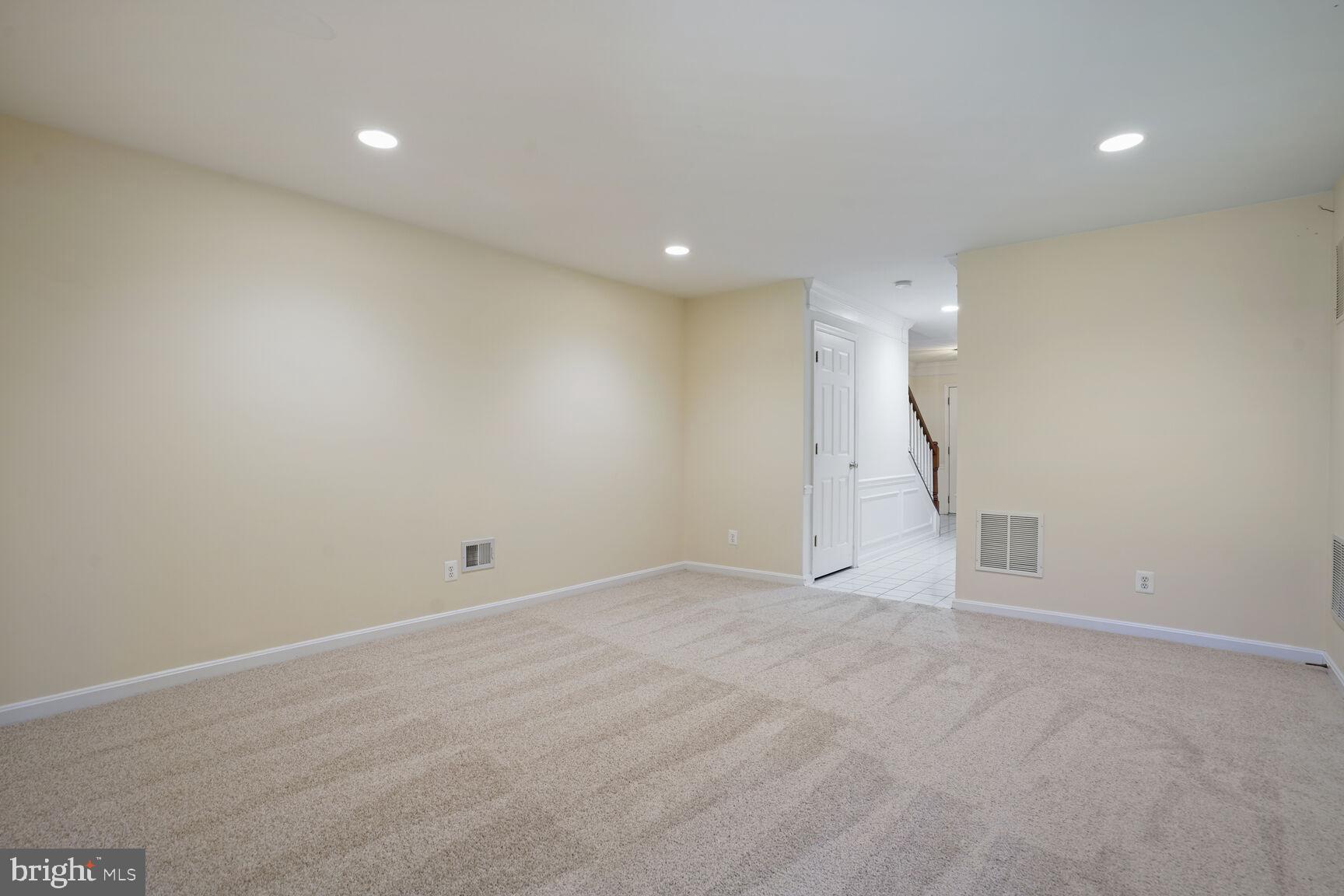 JAPONICA - Residential Lease